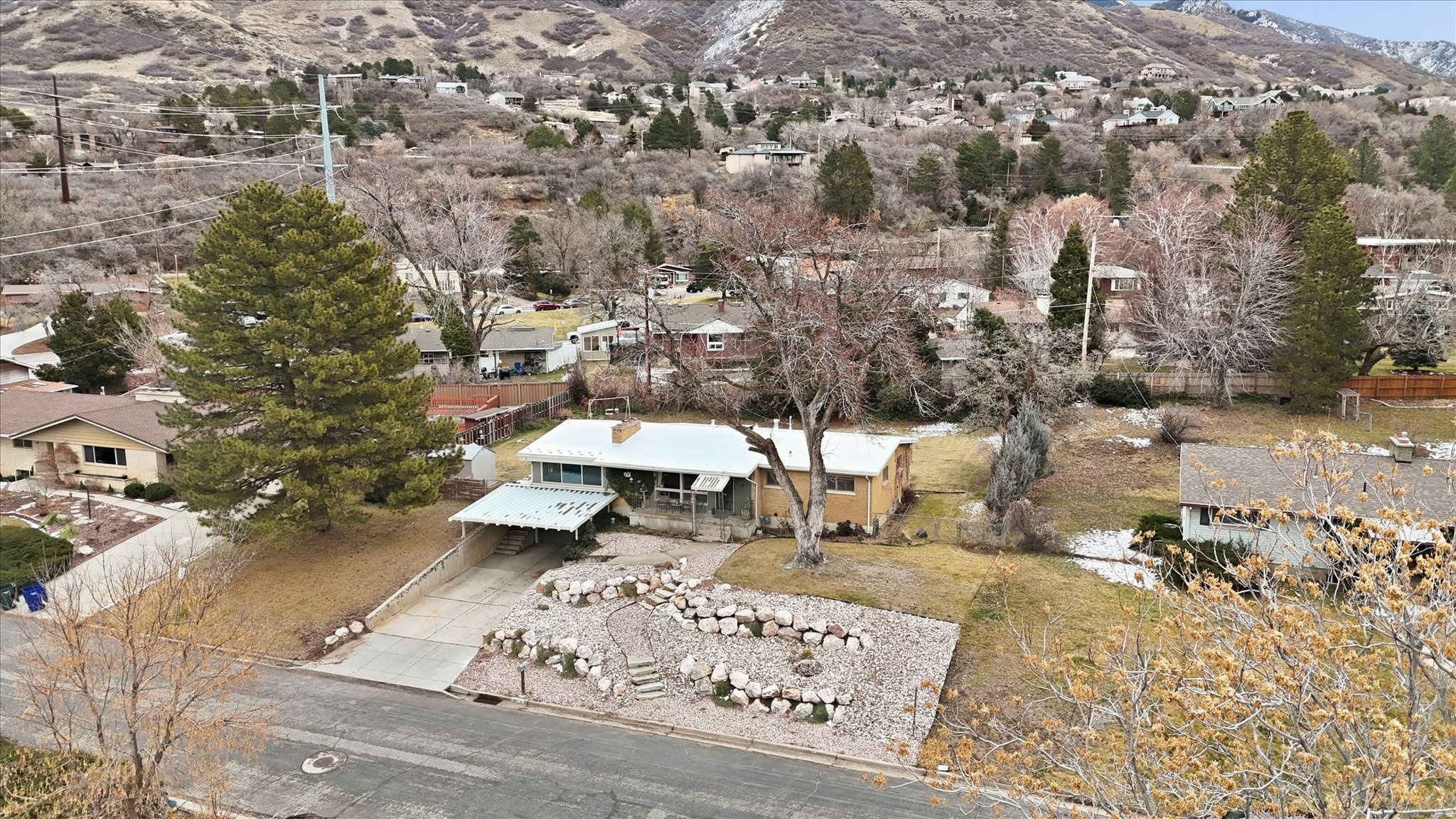 main property photo 28