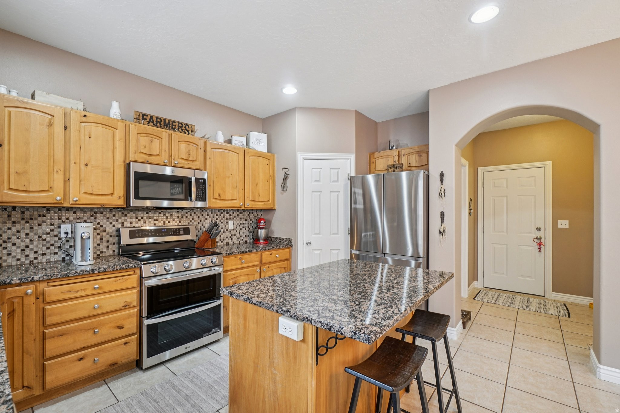 main property photo 11