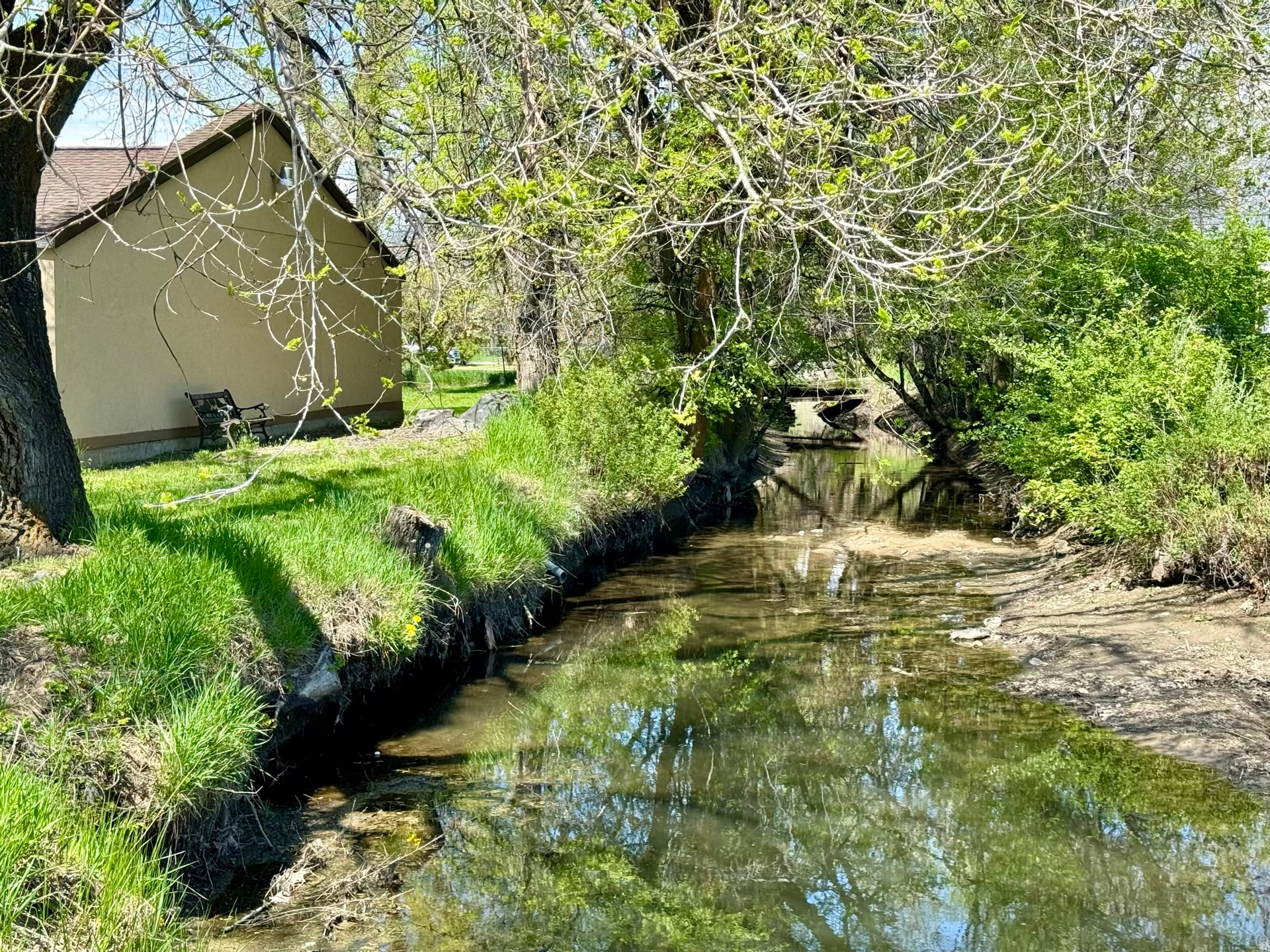 main property photo 40