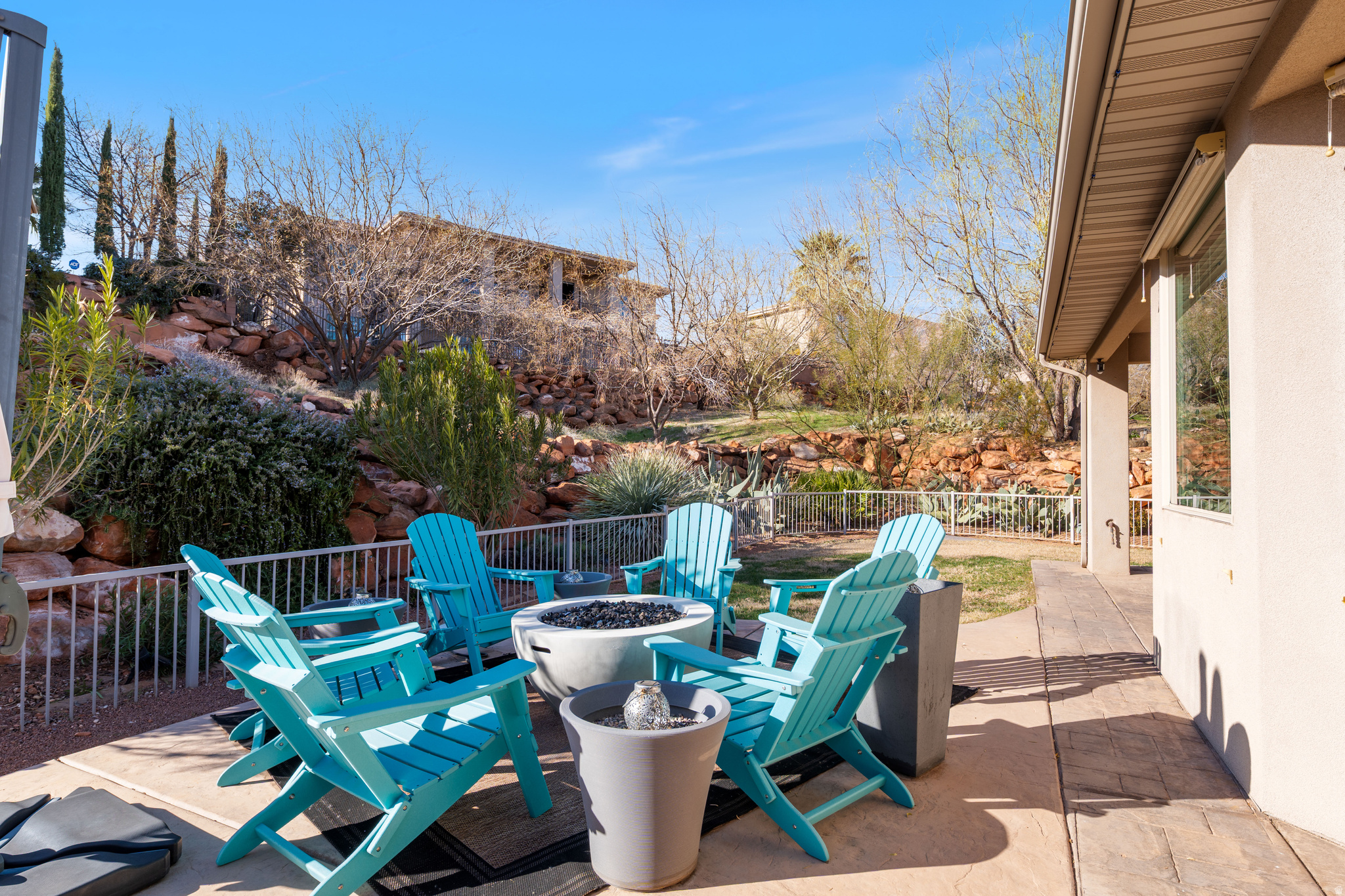 main property photo 30