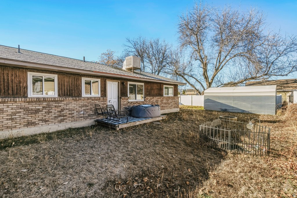 main property photo 11