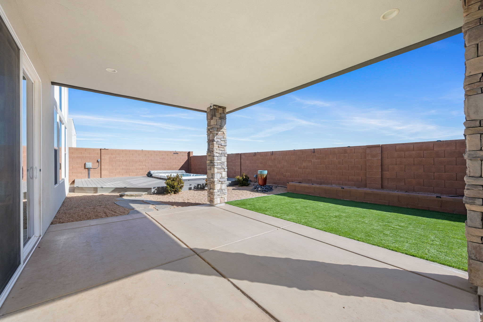 main property photo 29