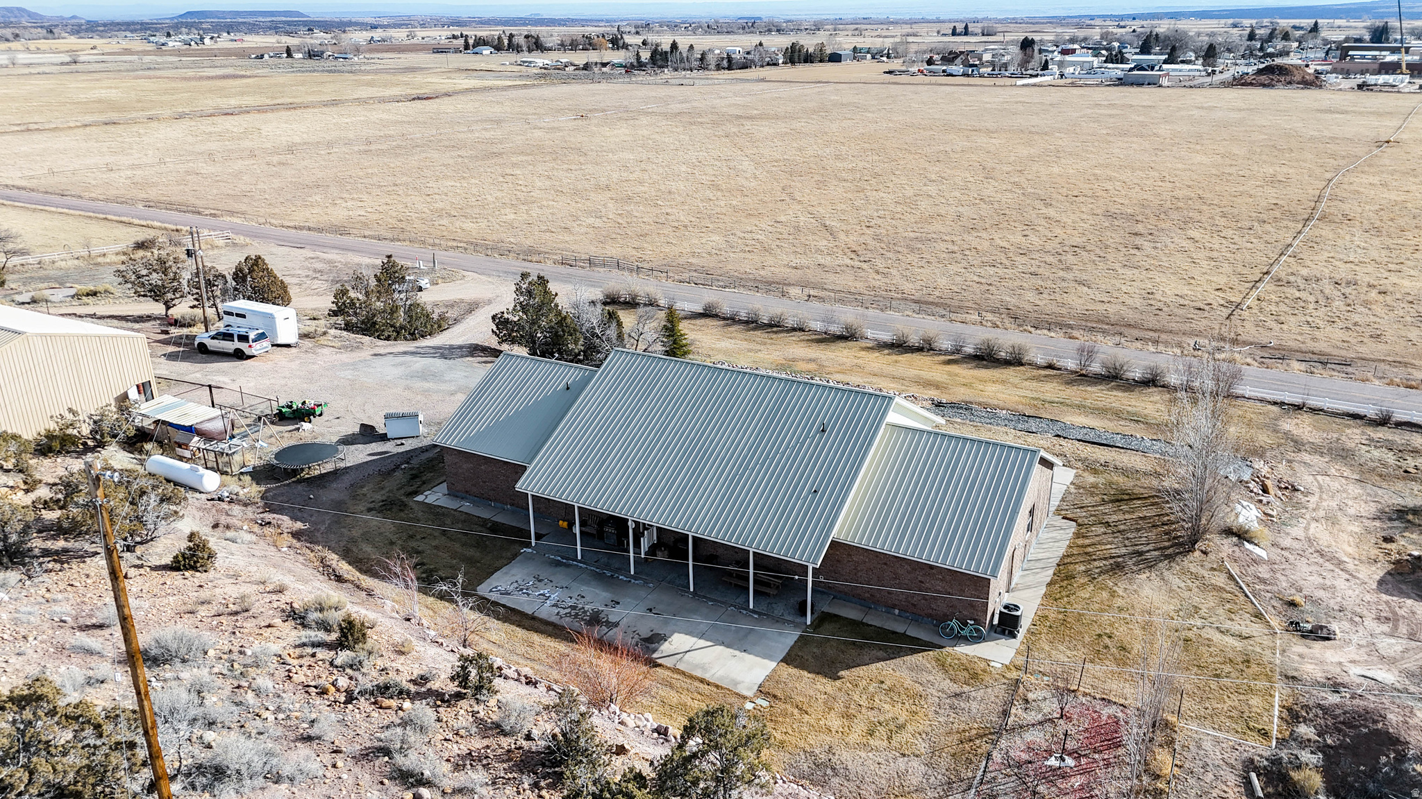 main property photo 33