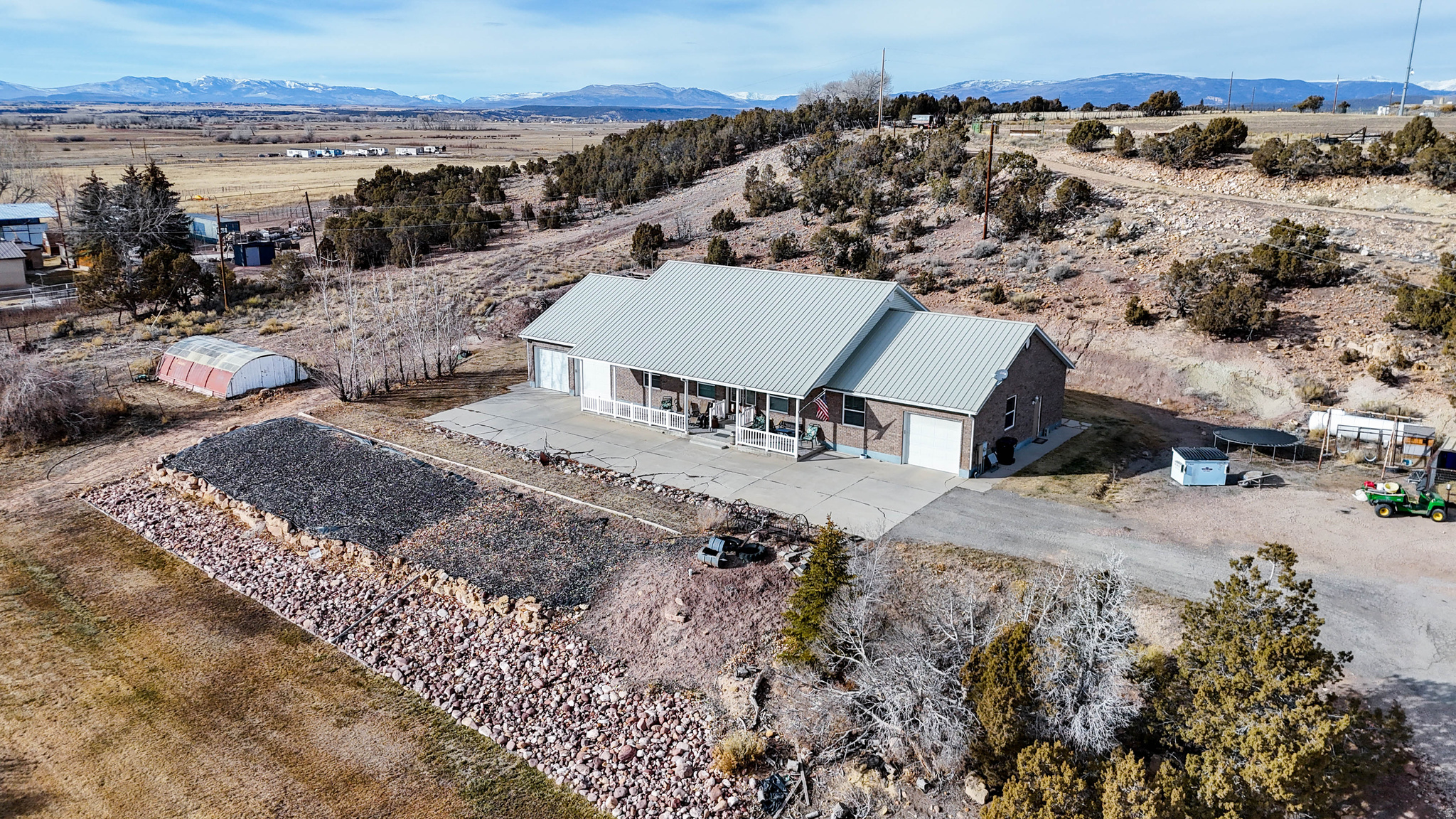 main property photo 40