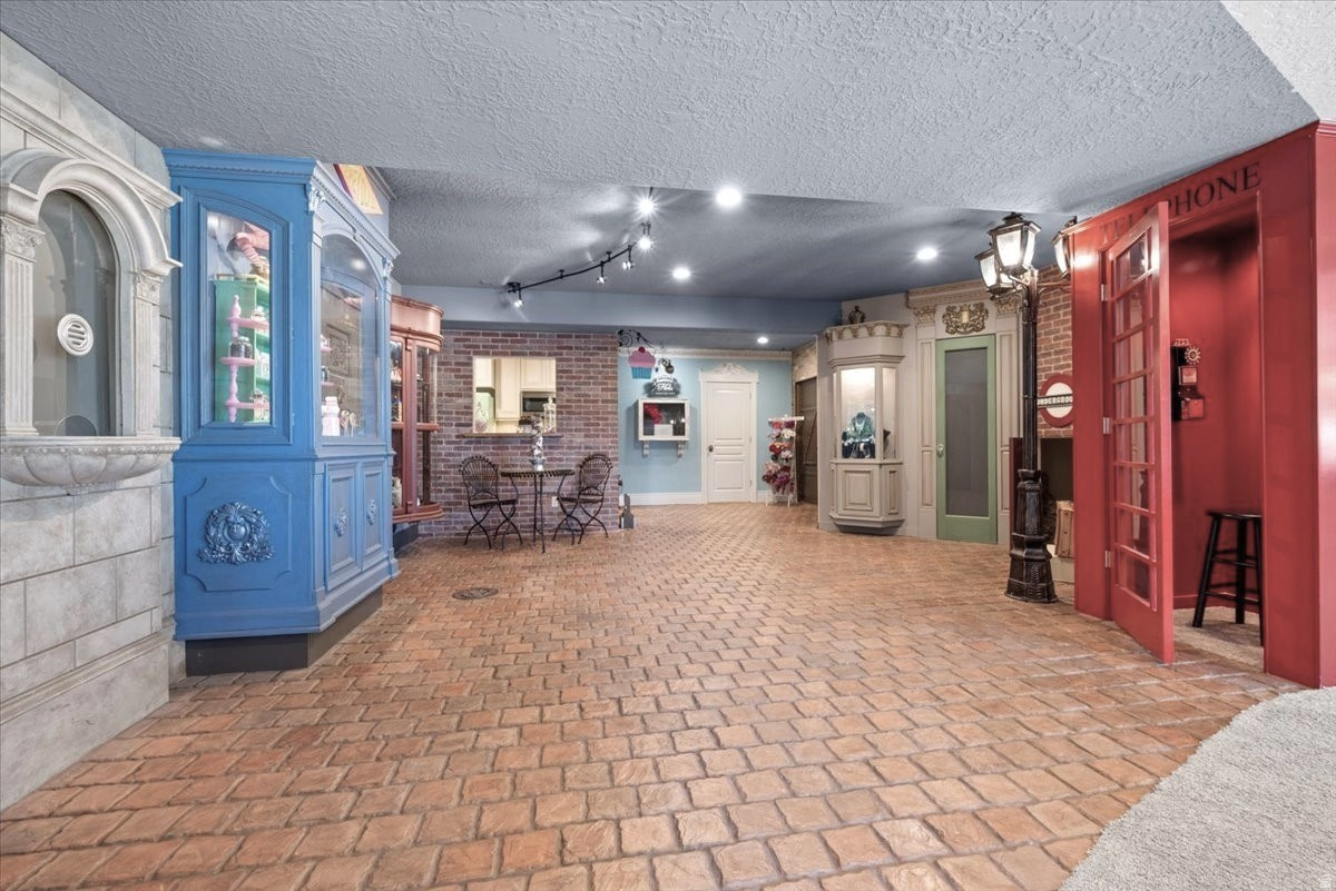main property photo 64