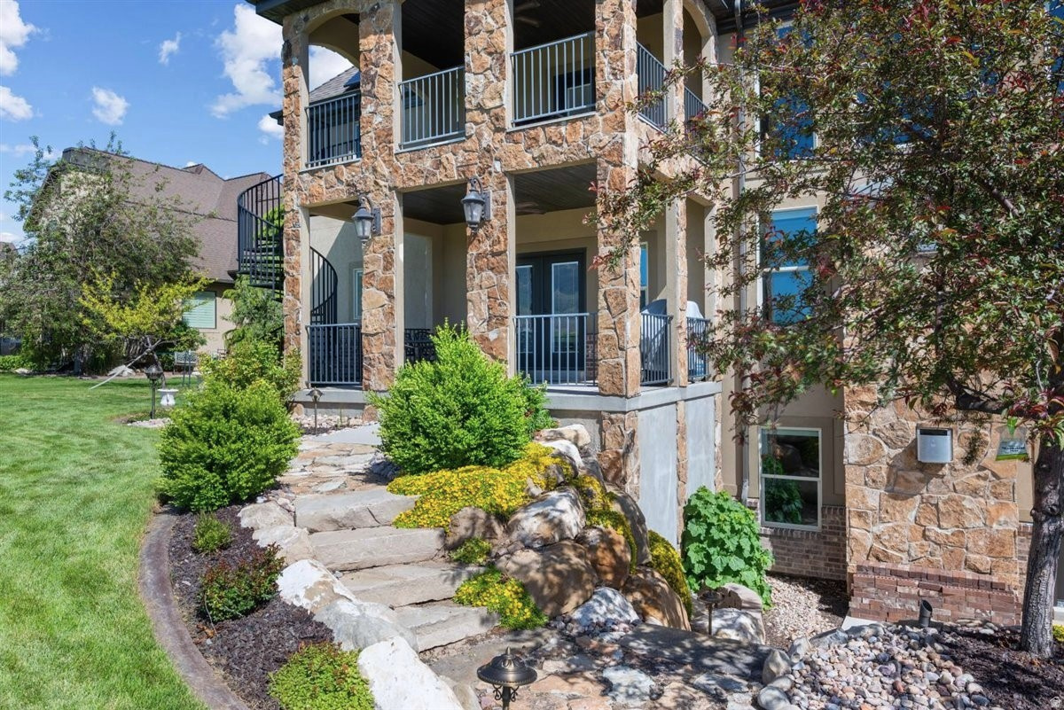 main property photo 90