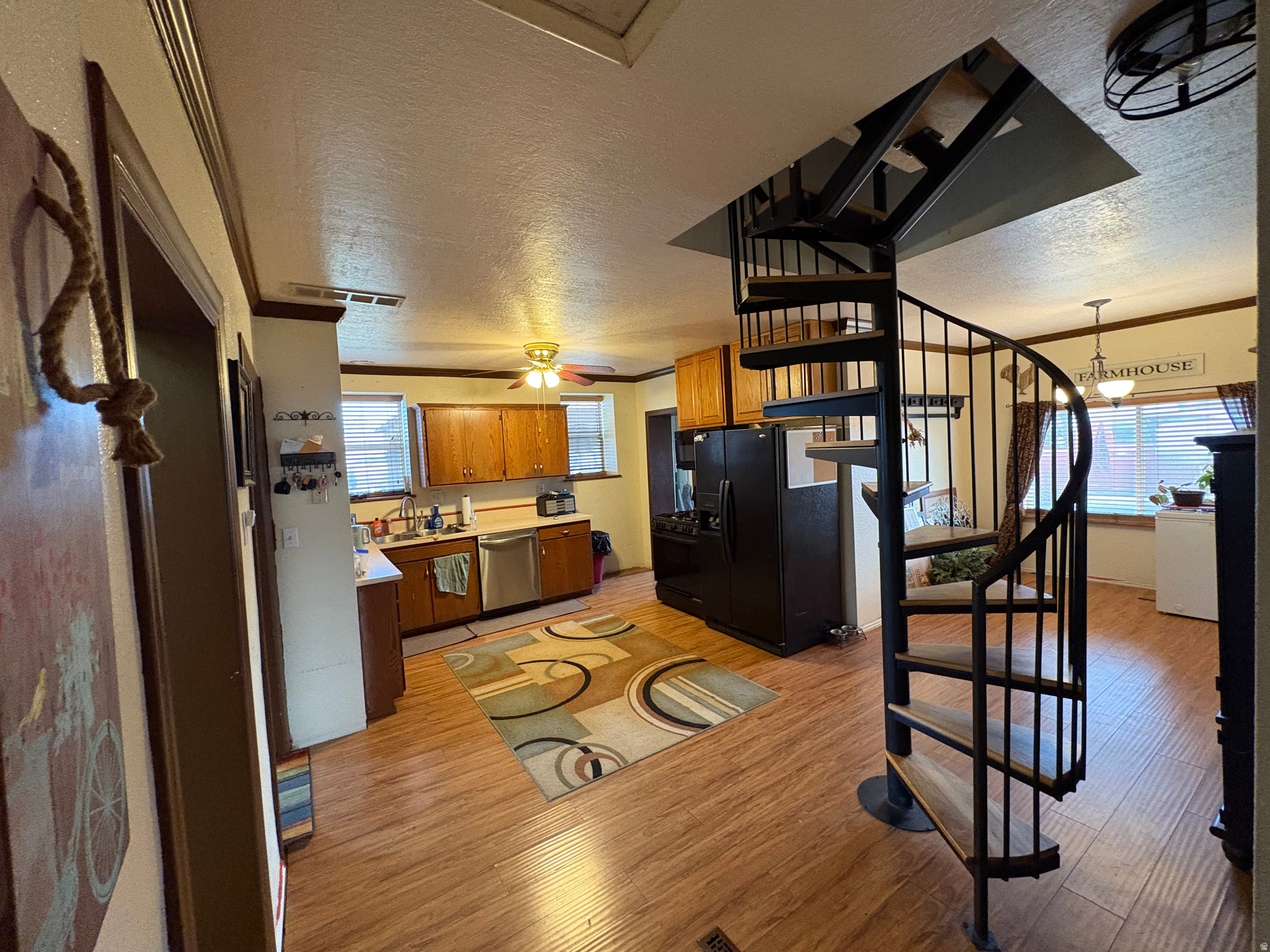 main property photo 45