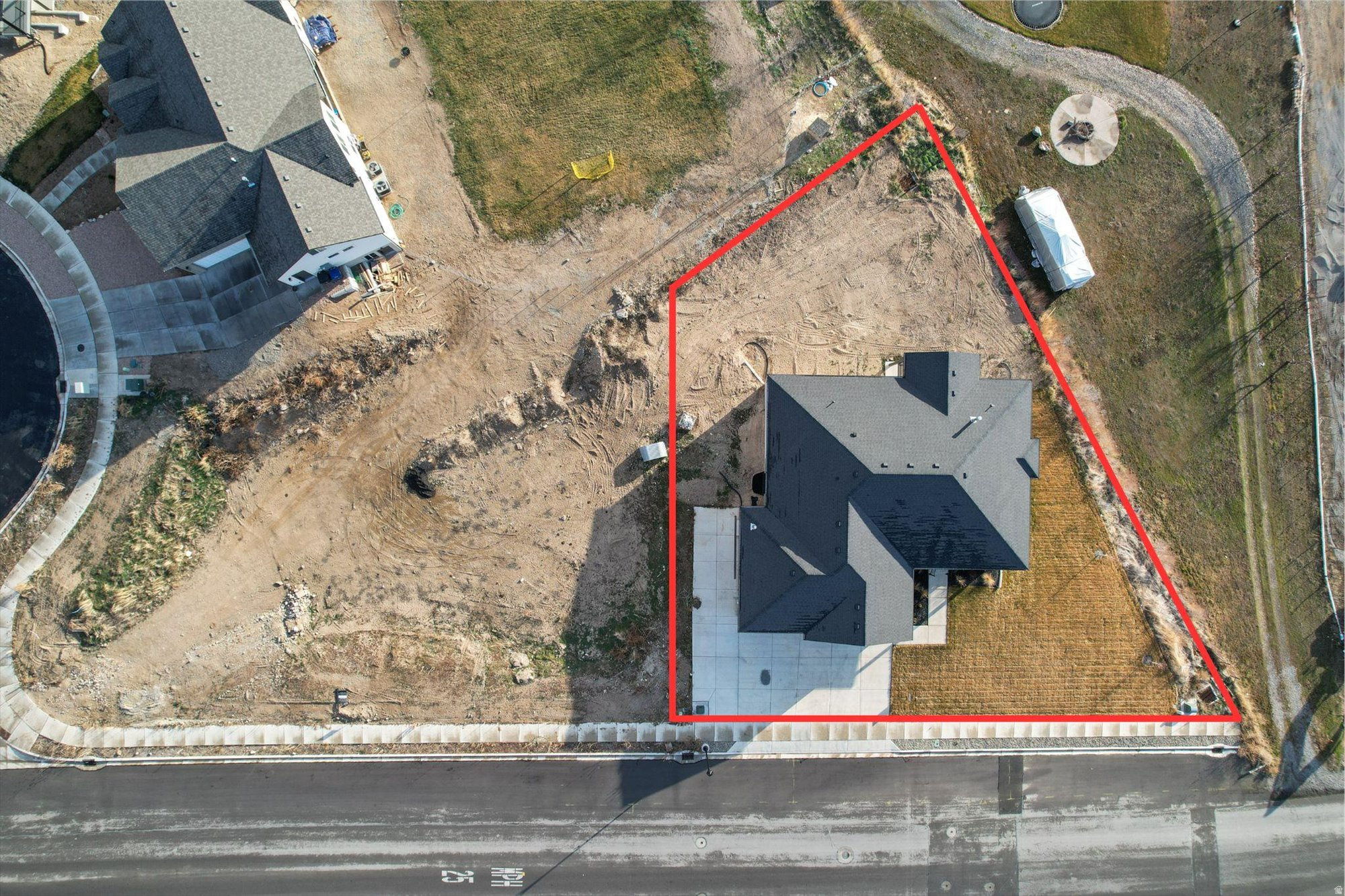 main property photo 30