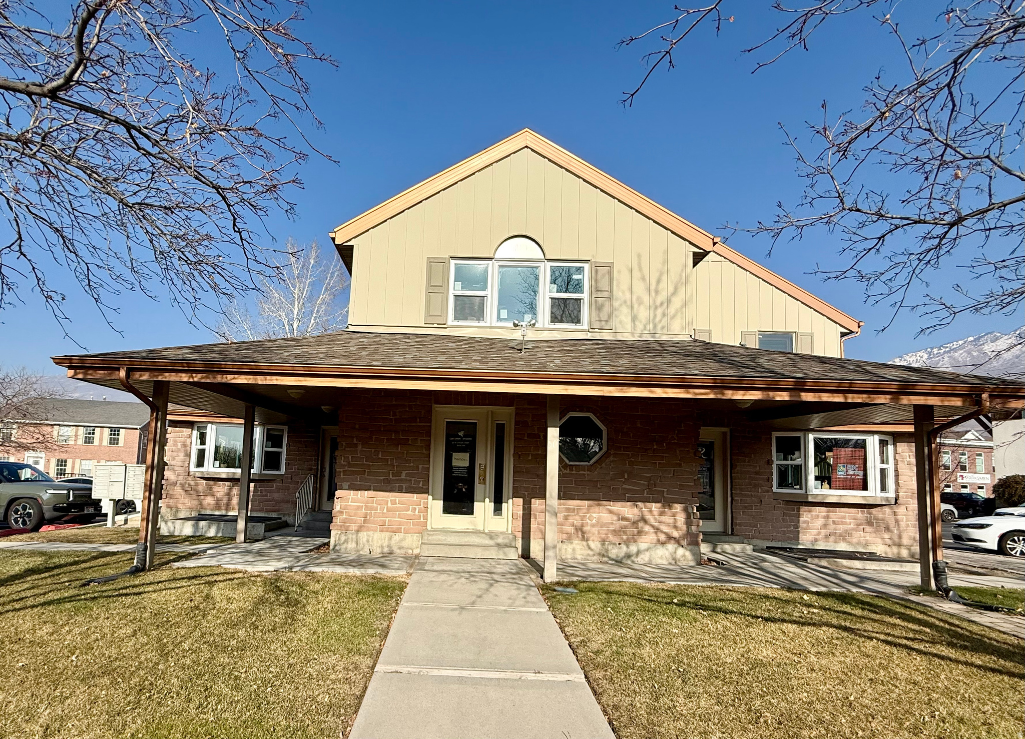 main property photo 28