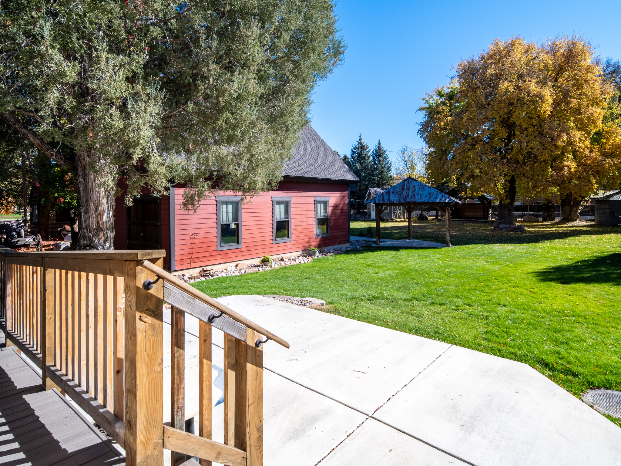 main property photo 10
