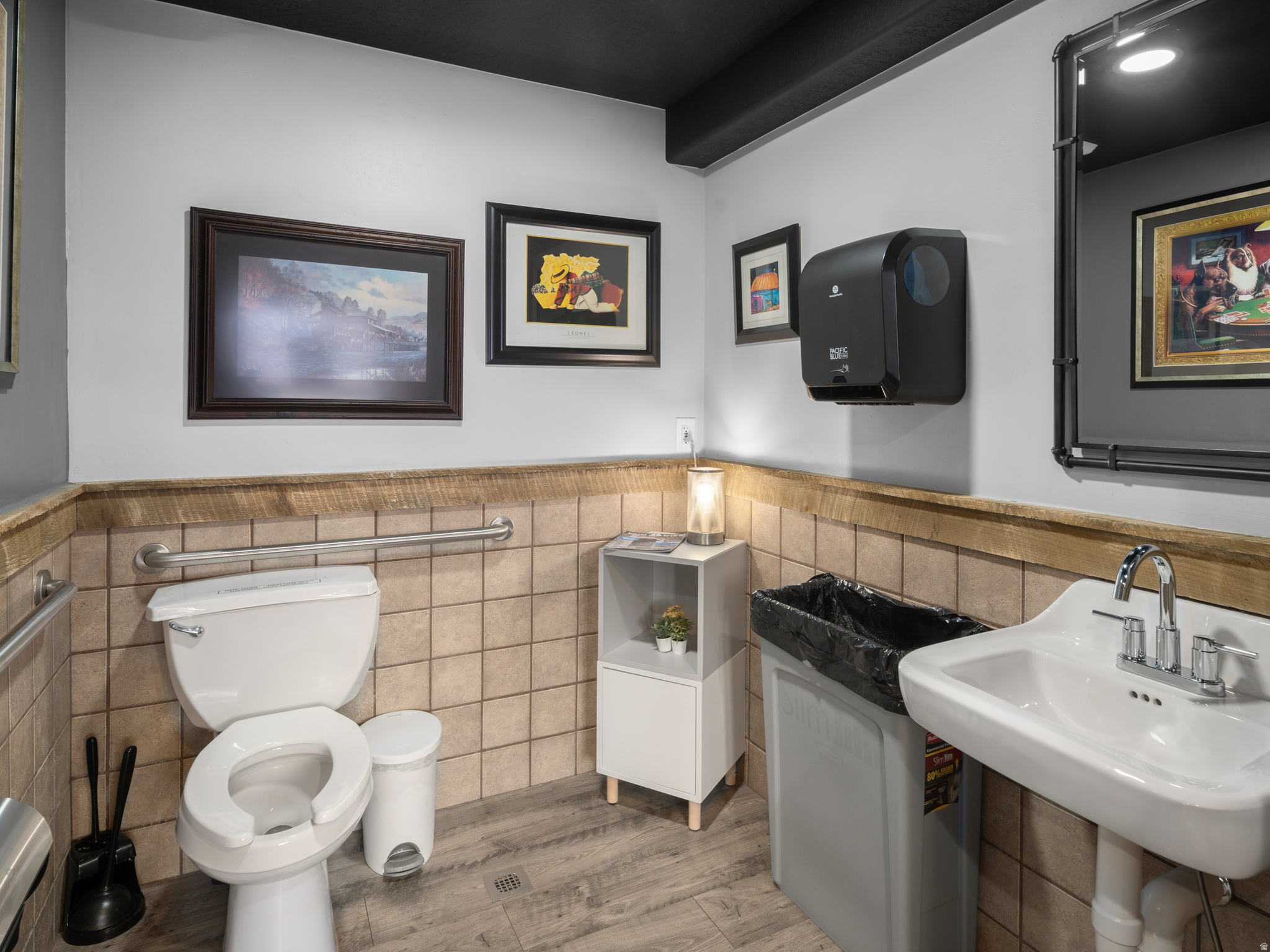 main property photo 19