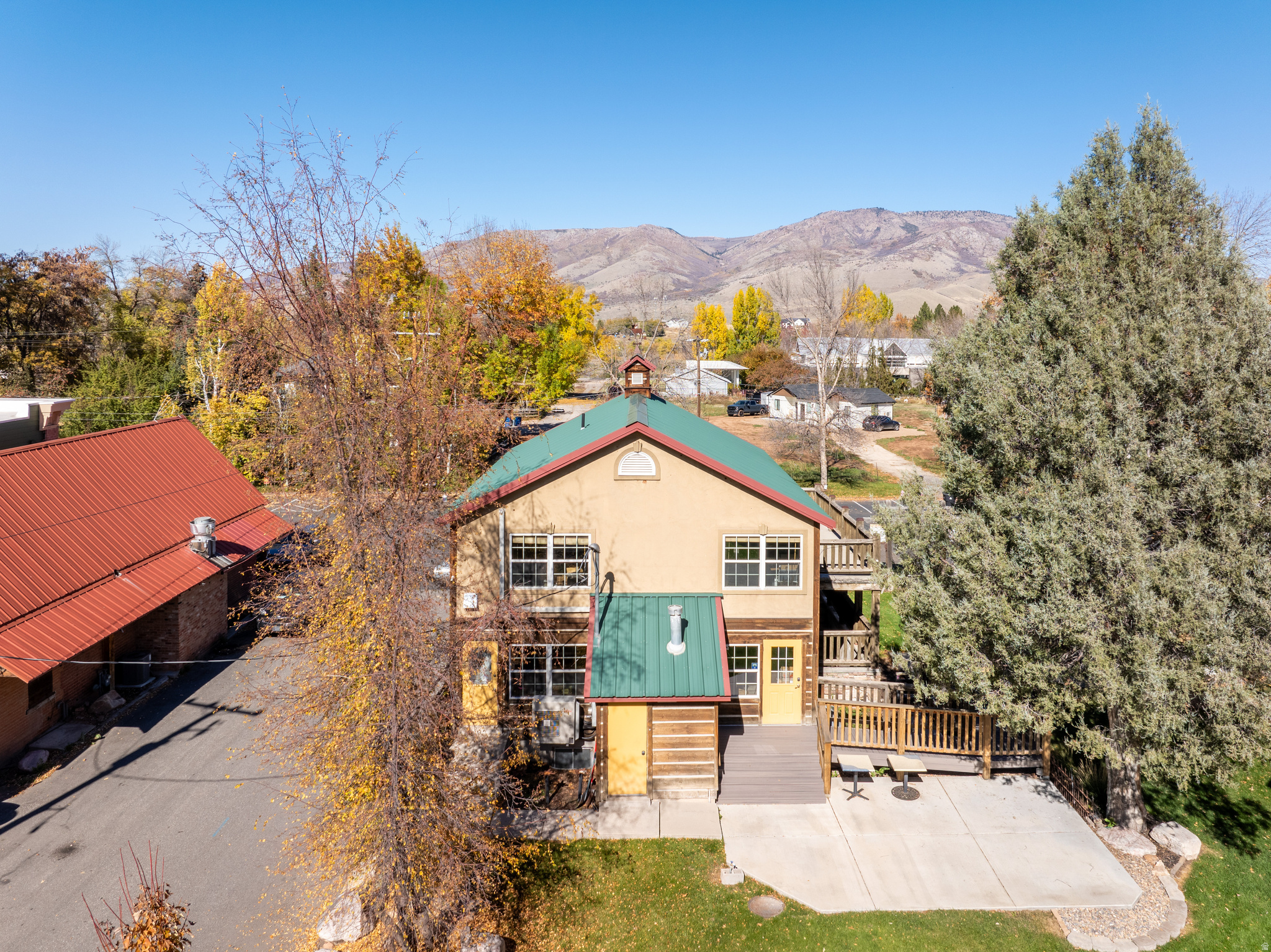 main property photo 5
