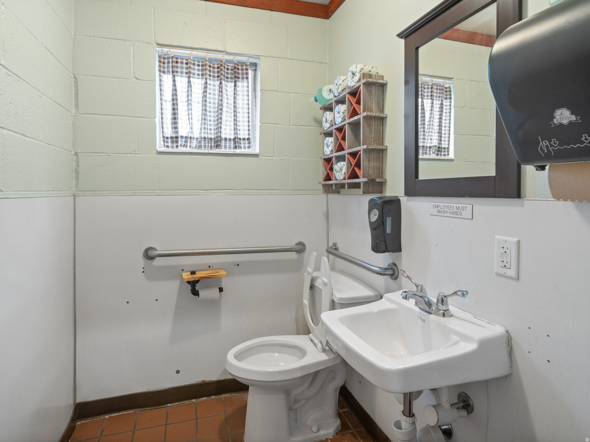 main property photo 20