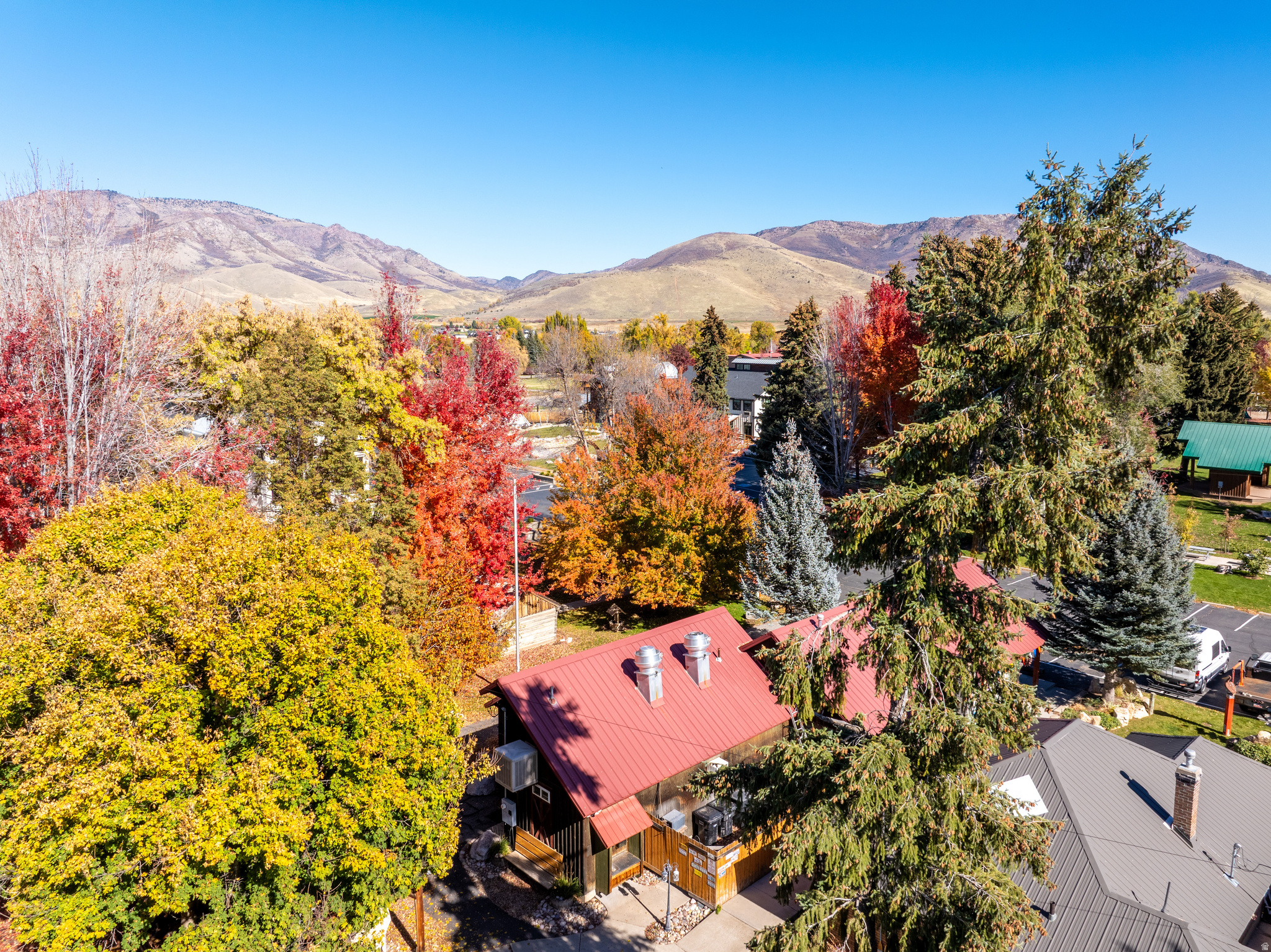 main property photo 6