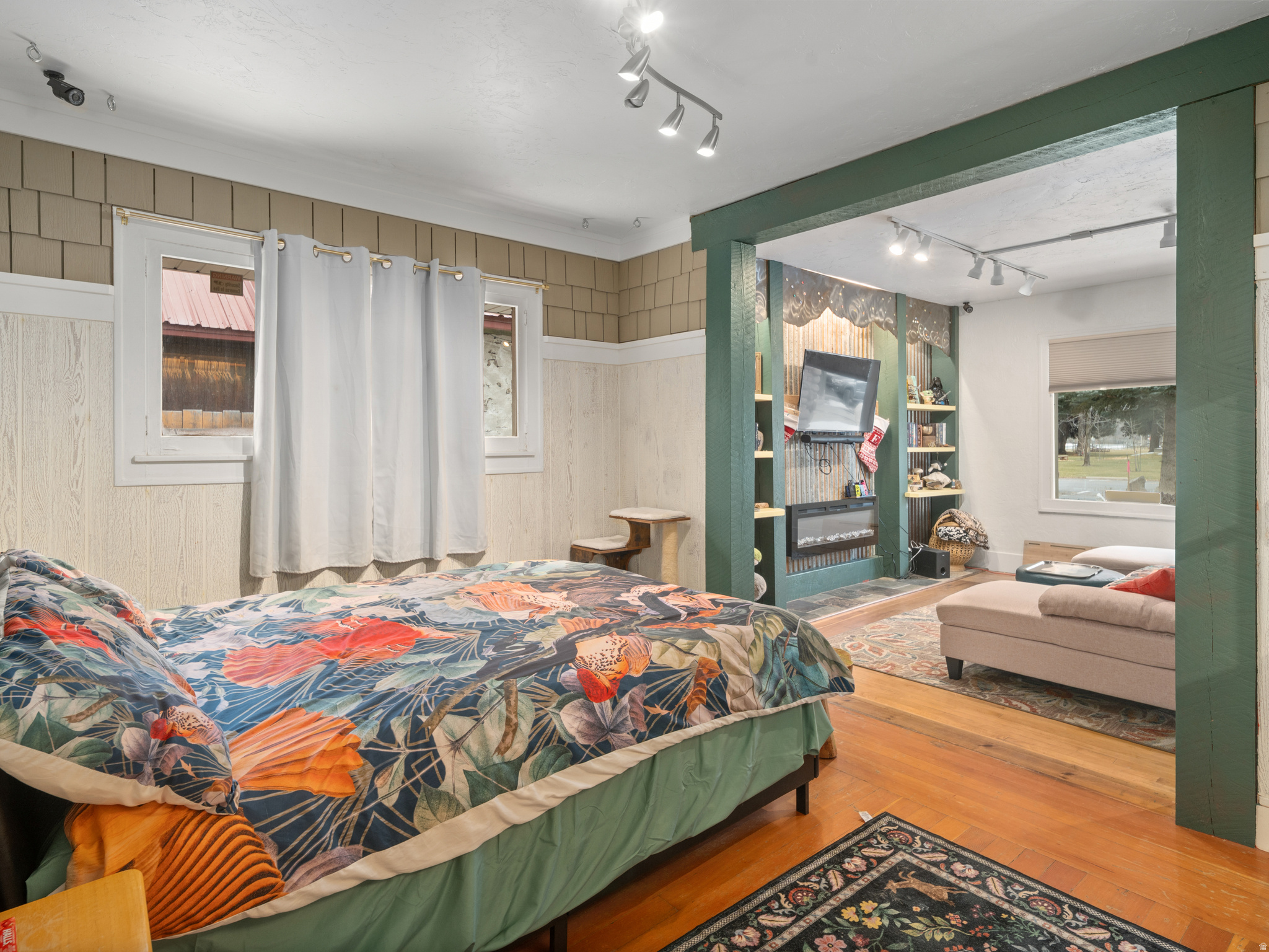 main property photo 14