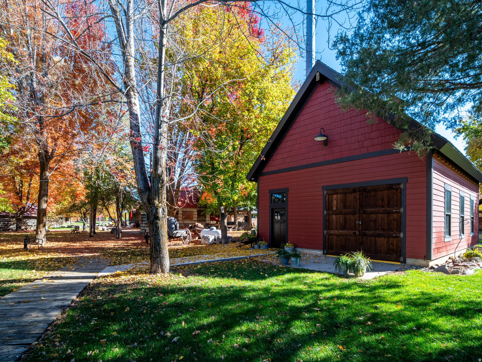 main property photo 45
