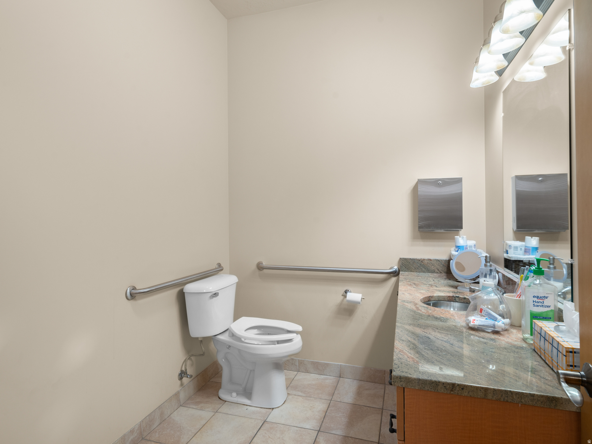 main property photo 13