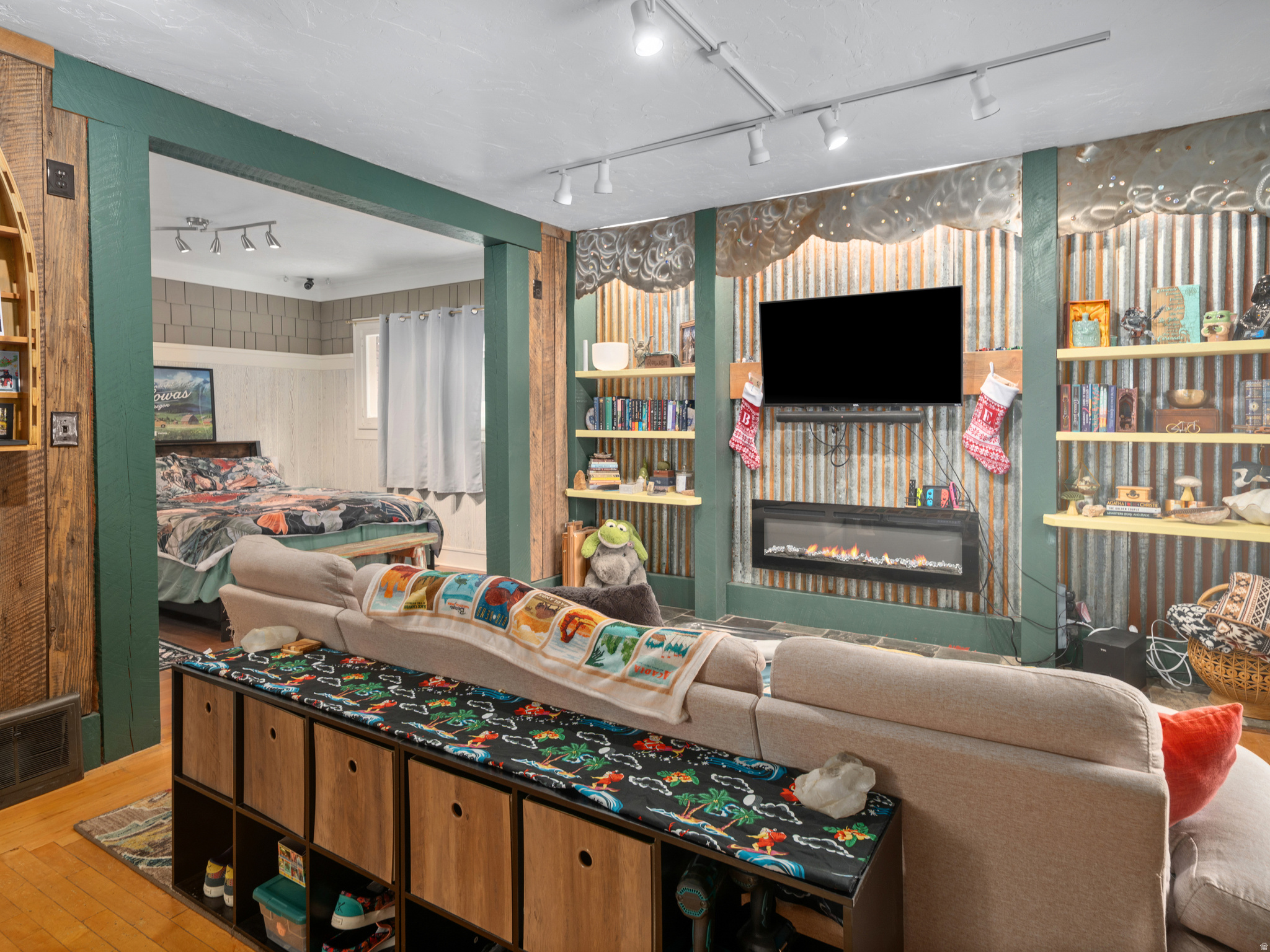 main property photo 28