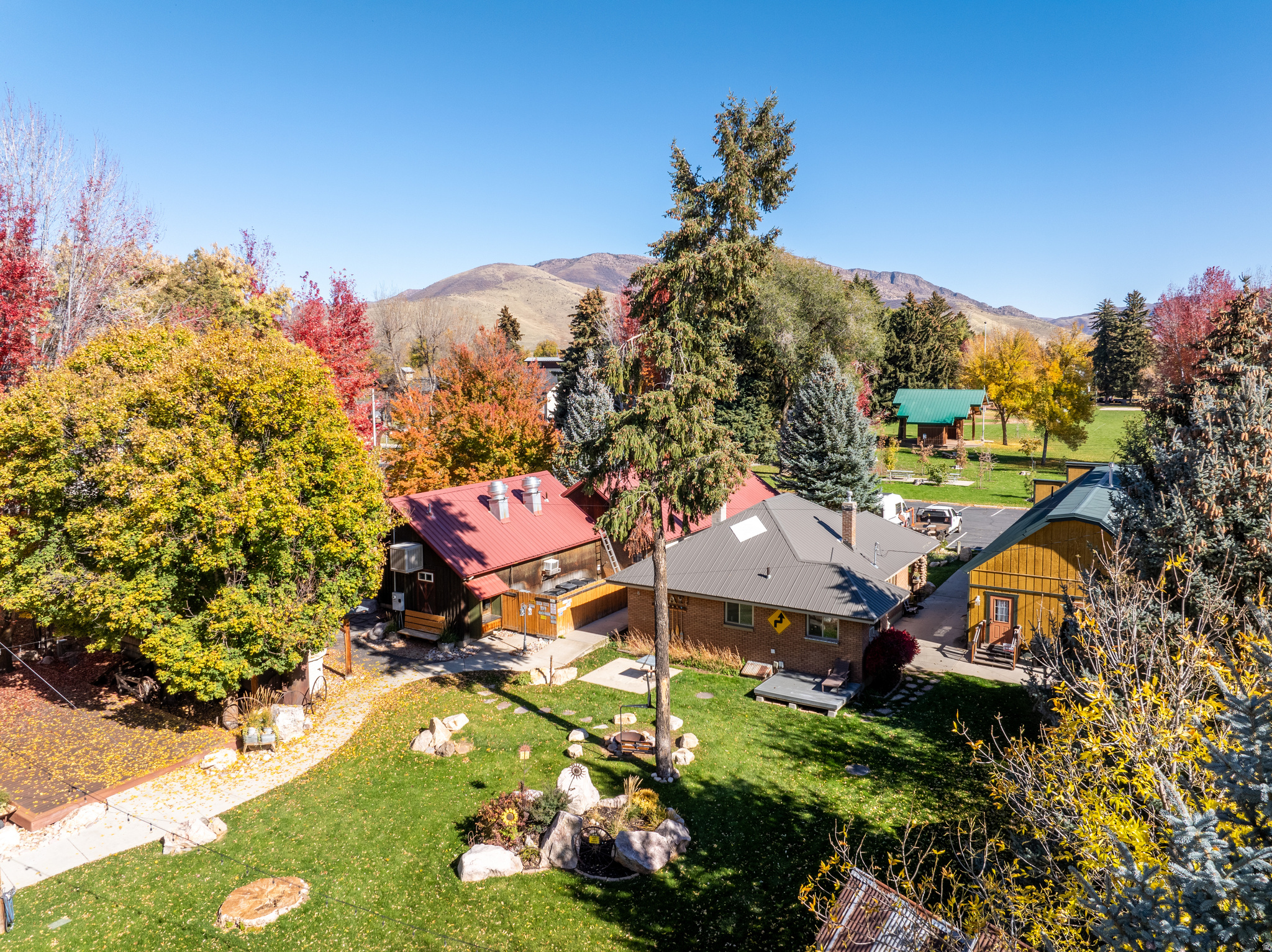 main property photo 37