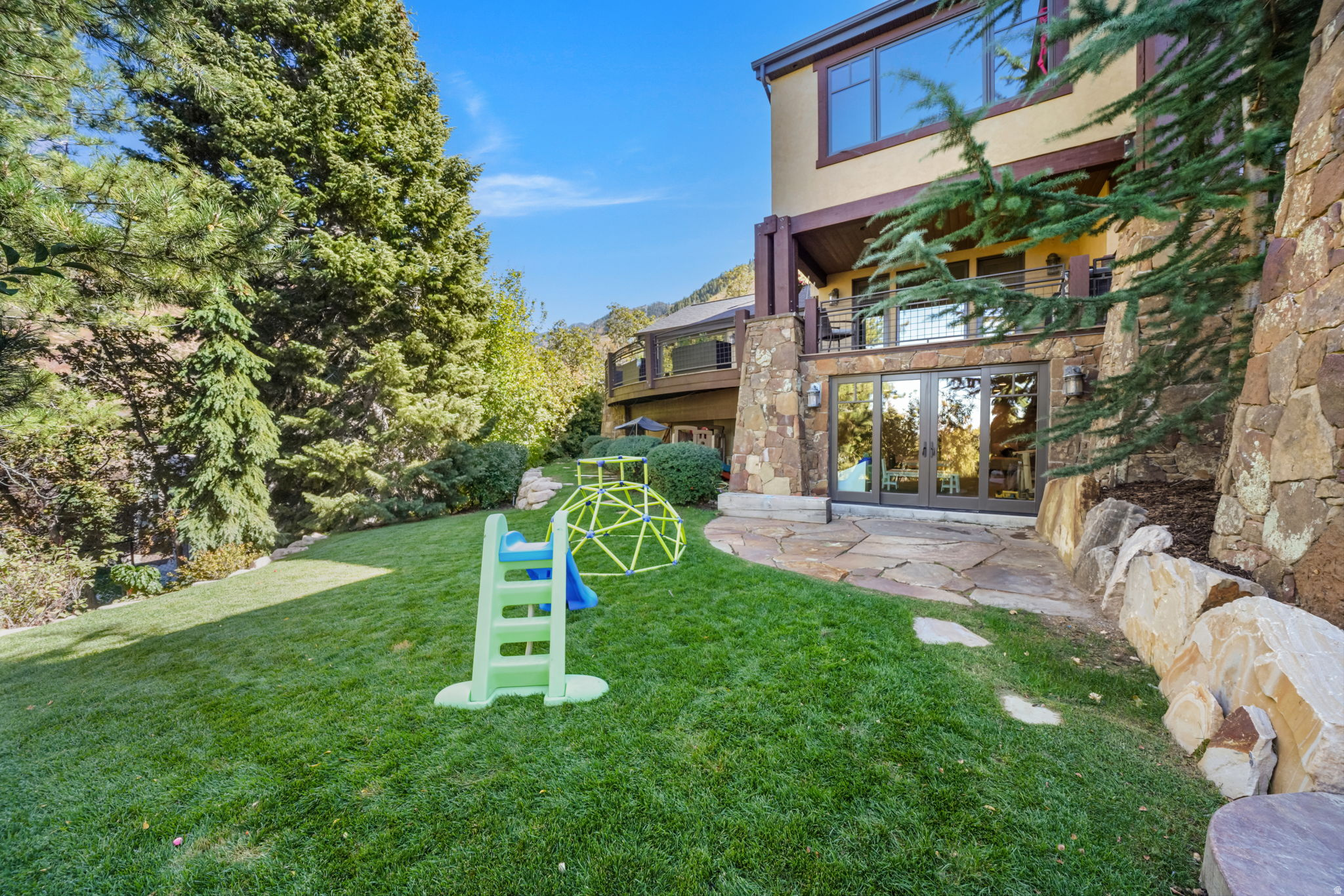 main property photo 70