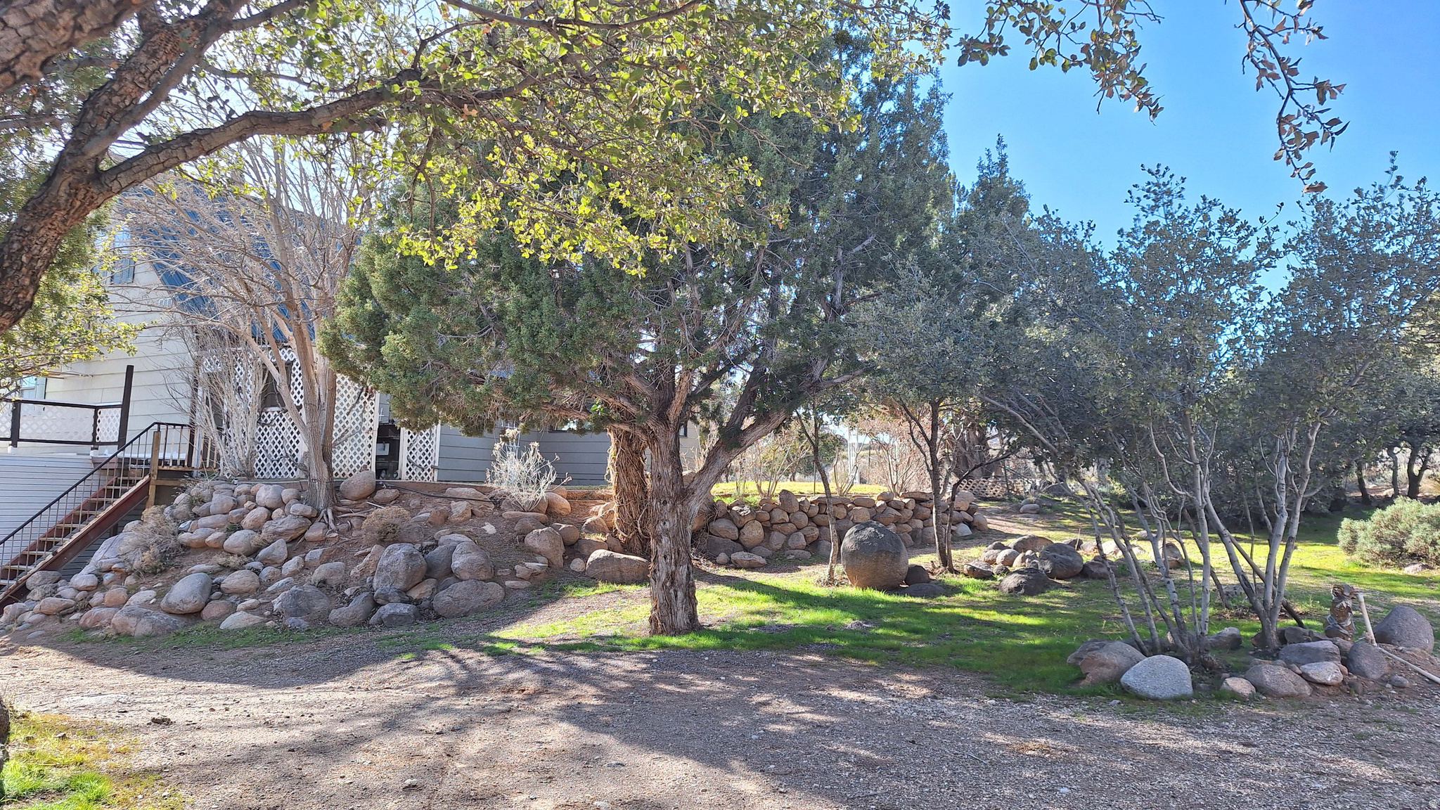 main property photo 32
