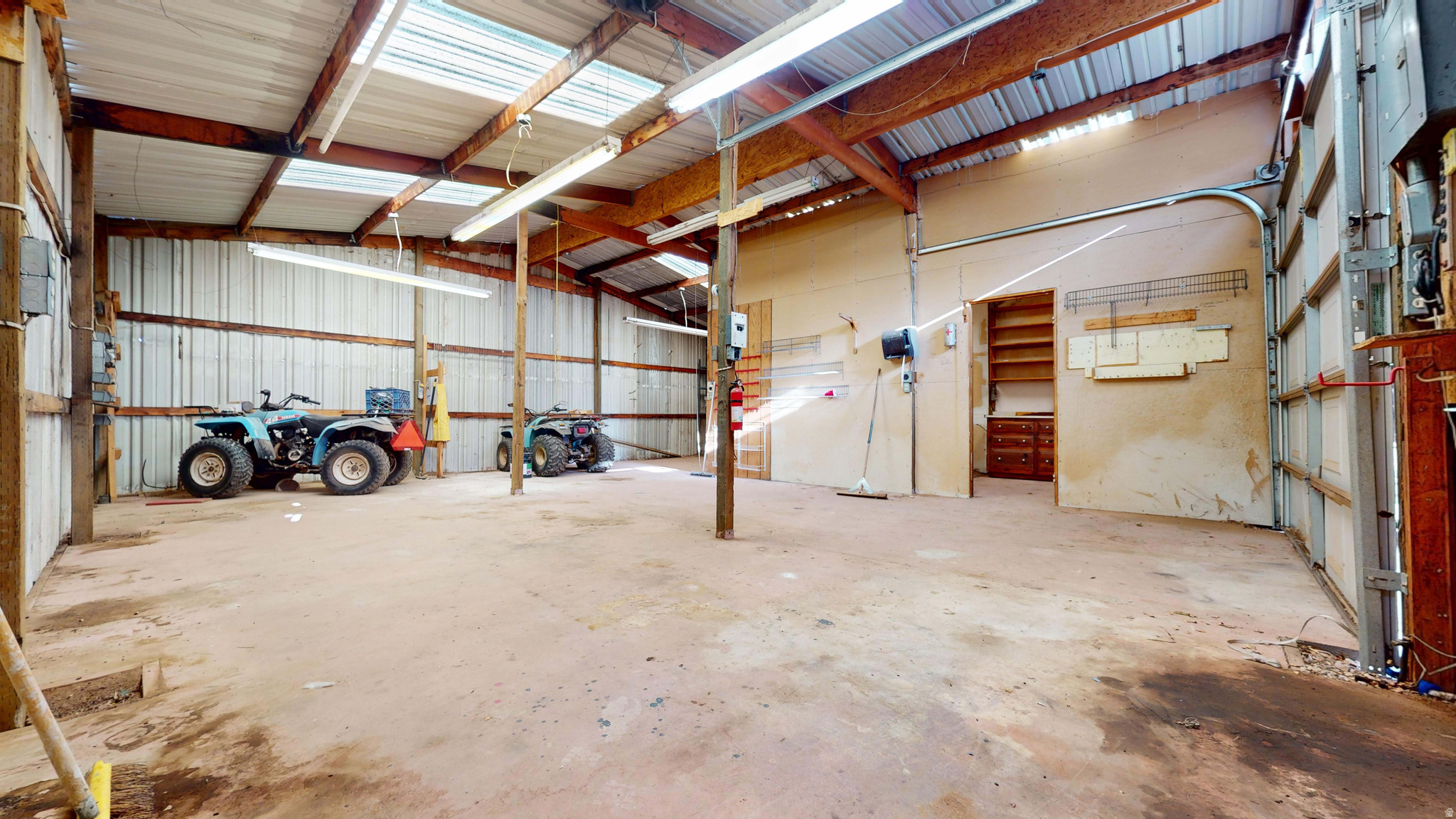 main property photo 36