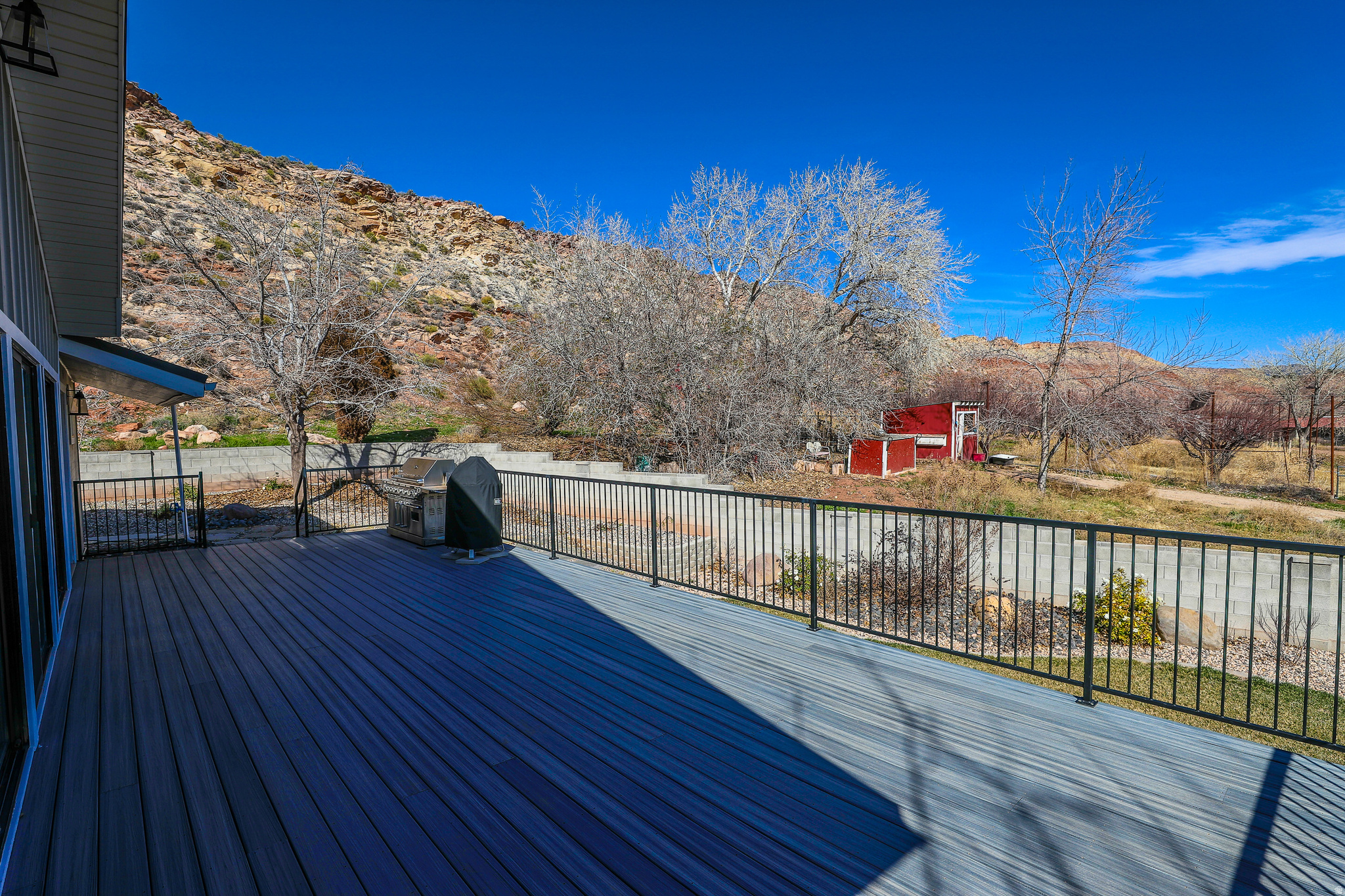 main property photo 16