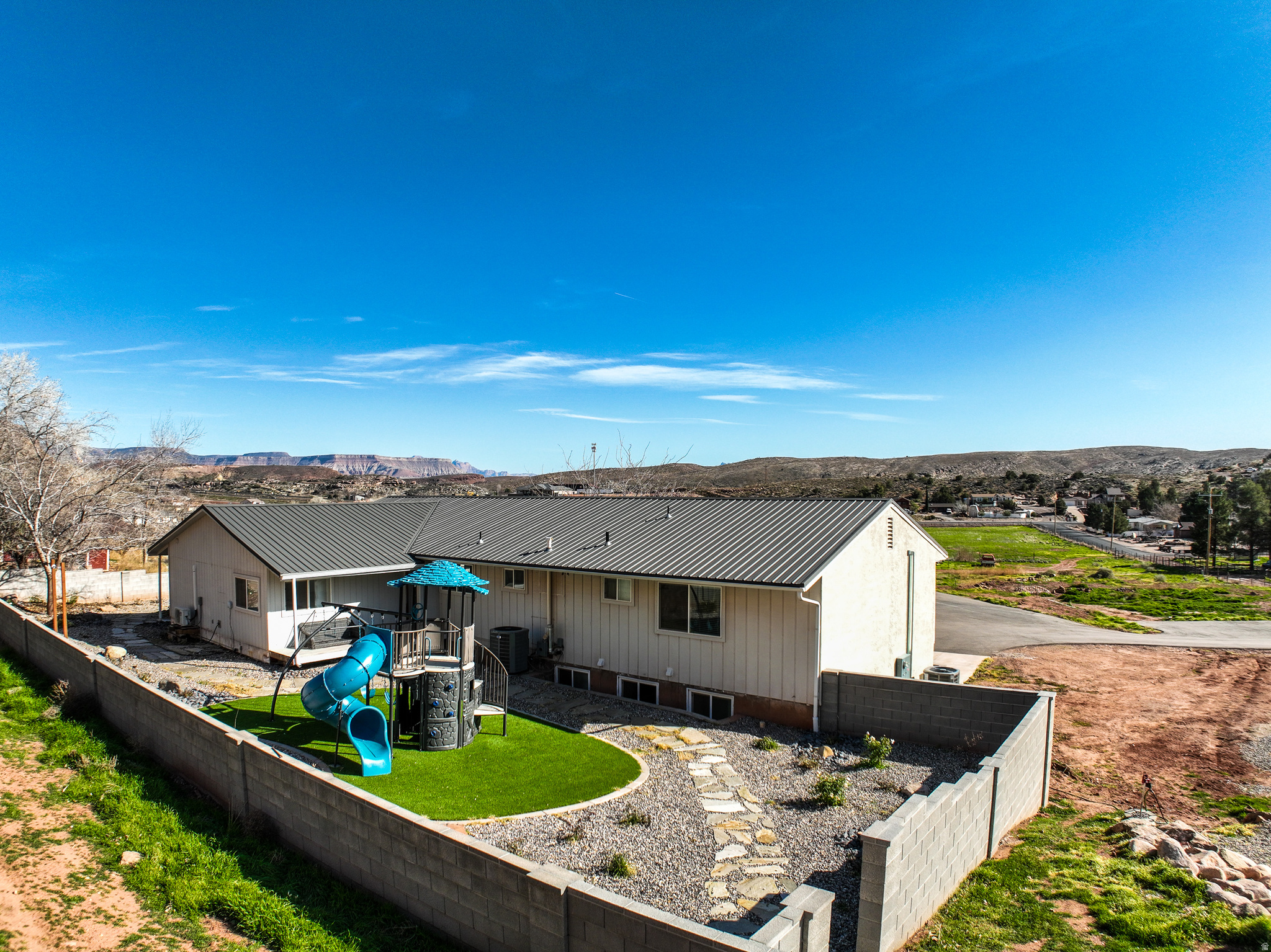 main property photo 45