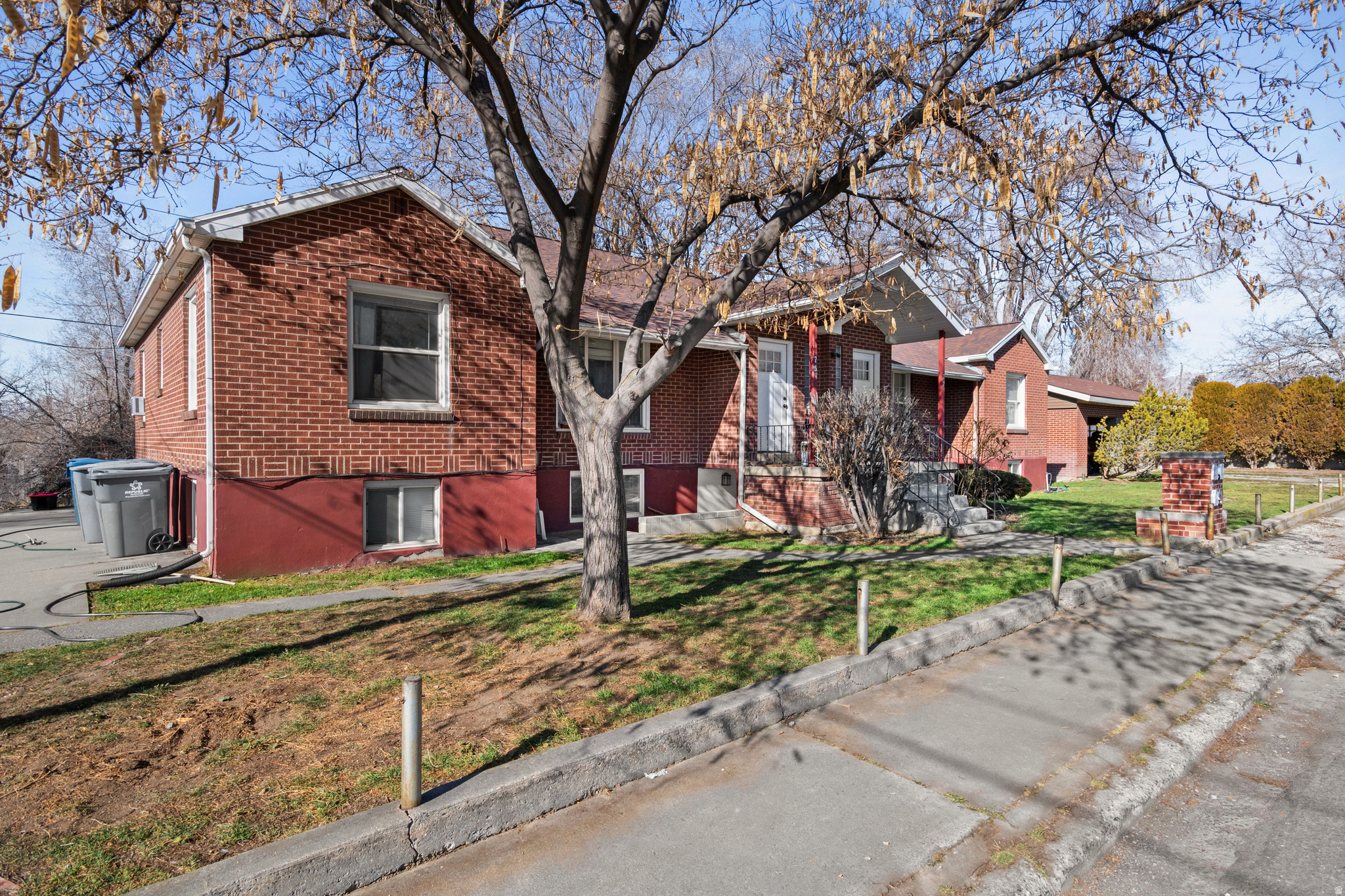 main property photo 27