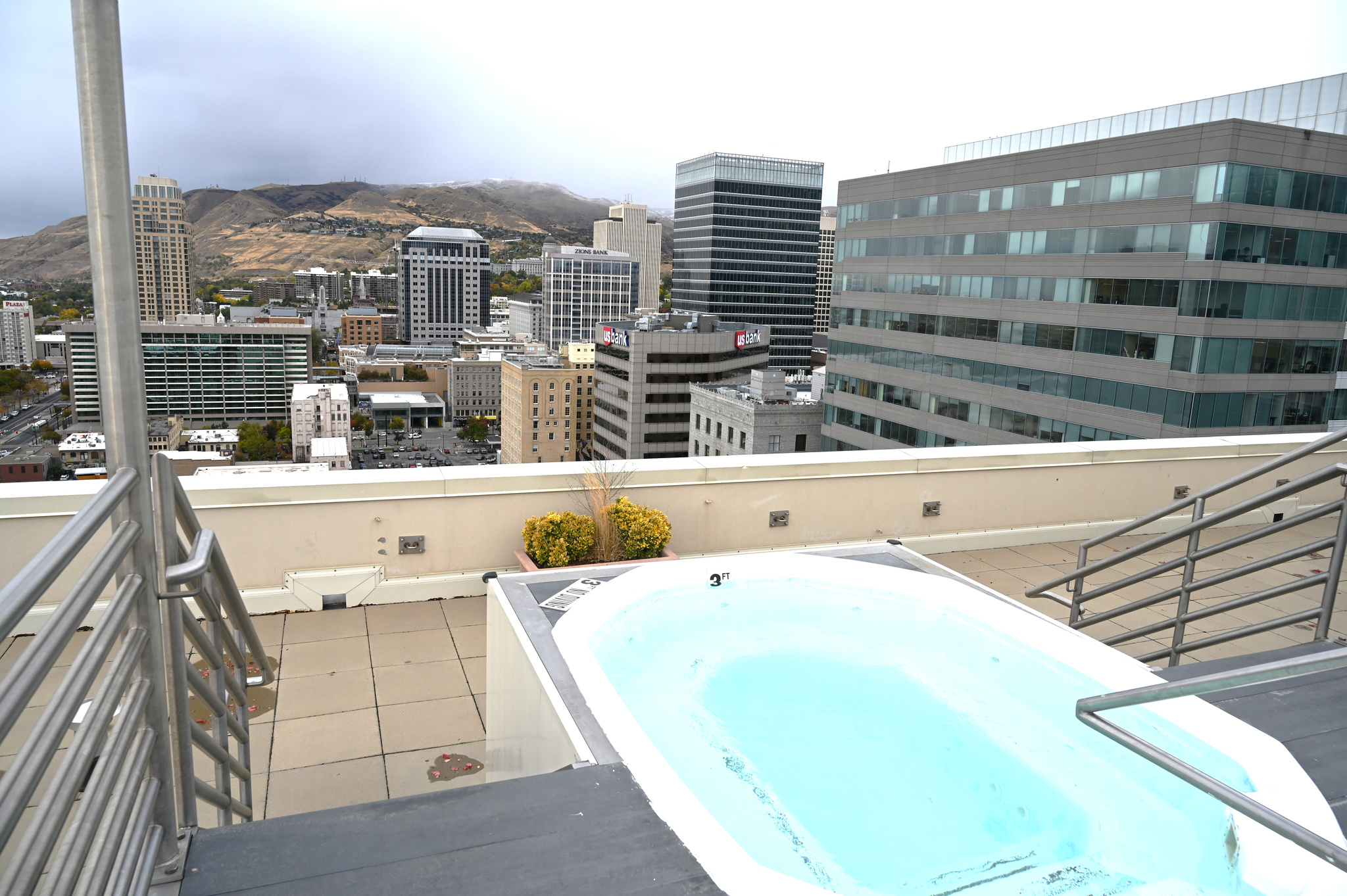 main property photo 23