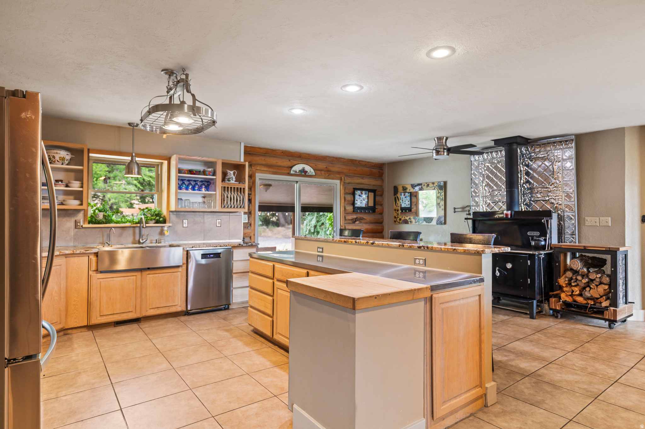 main property photo 13