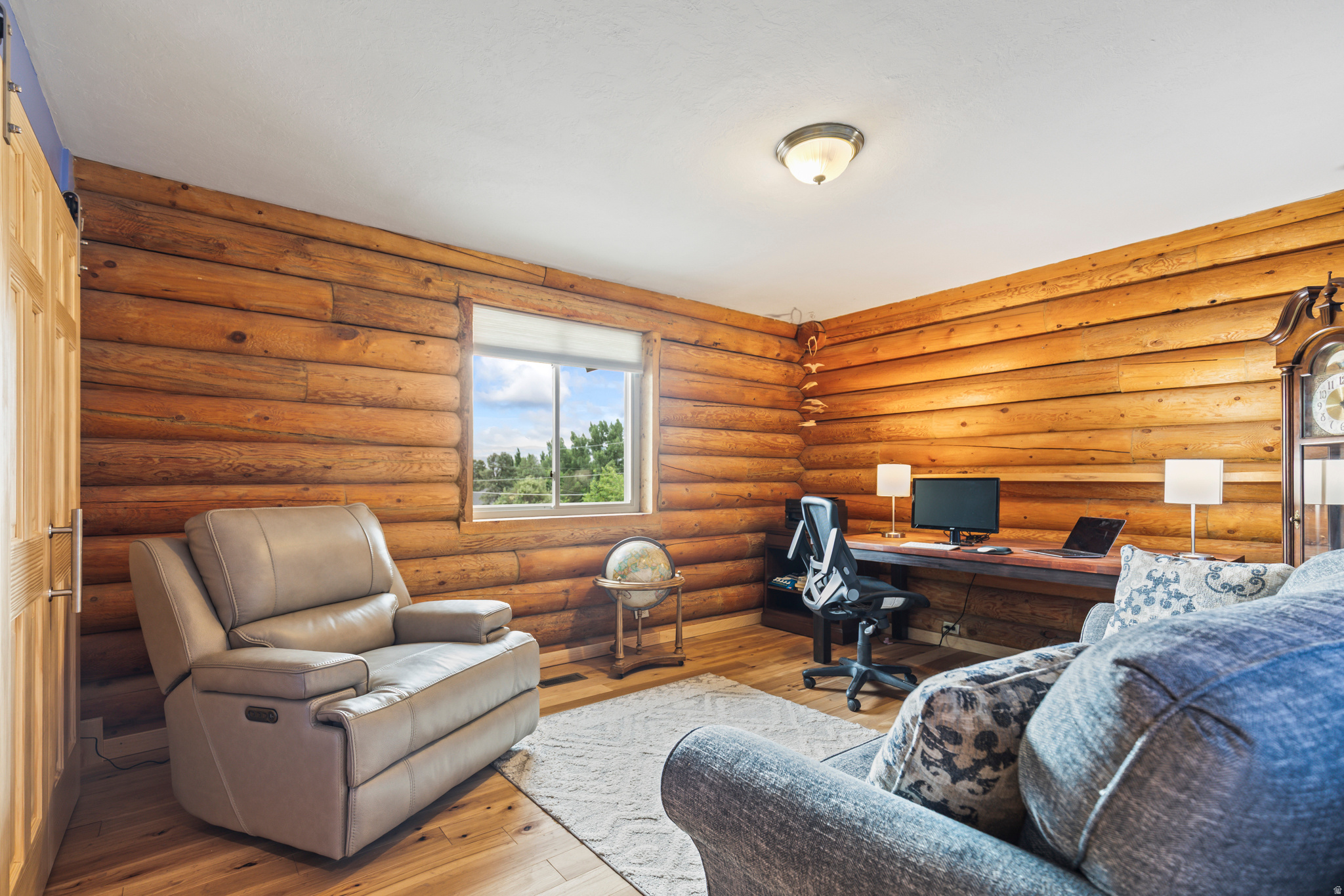 main property photo 26