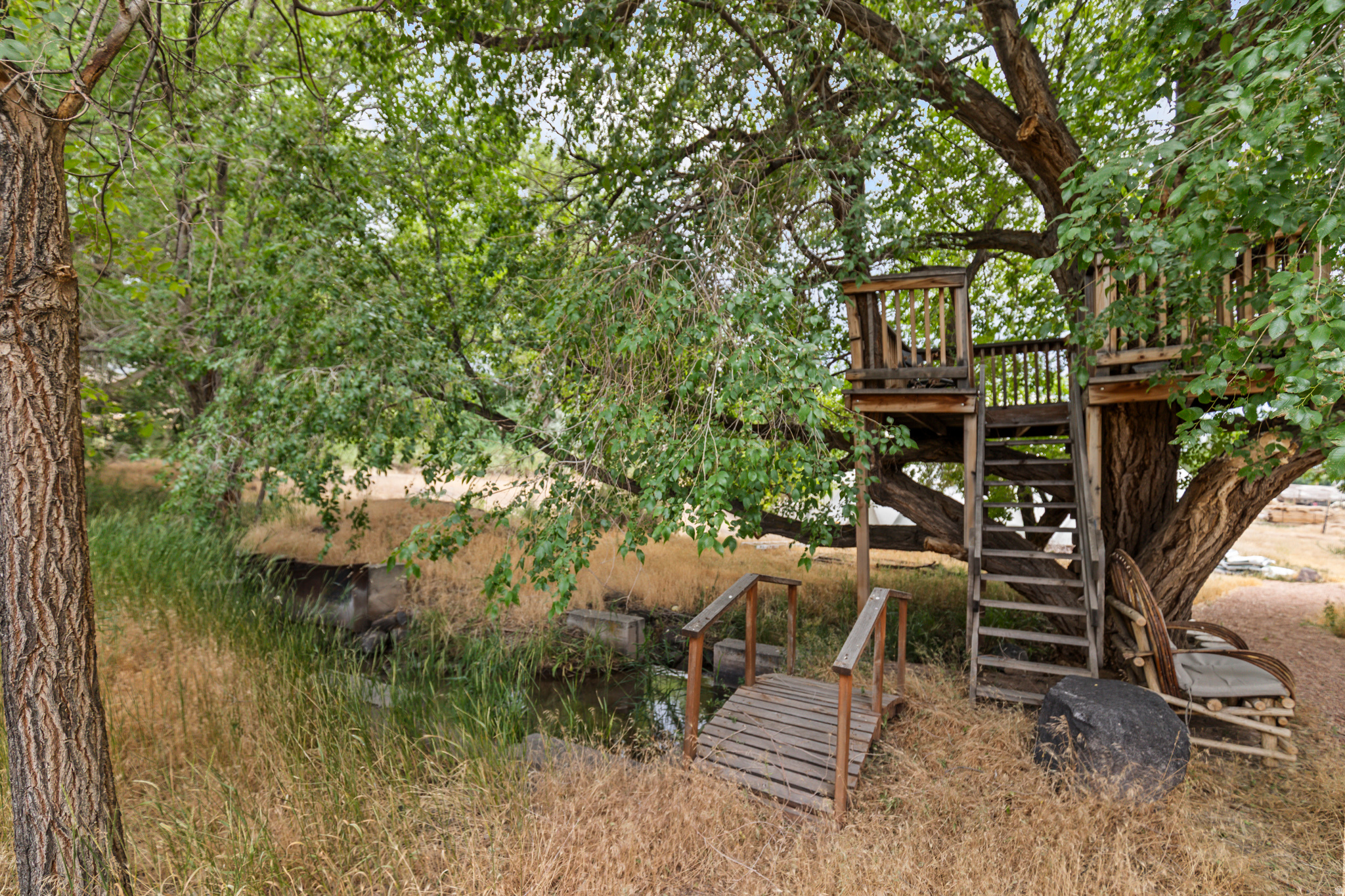 main property photo 60