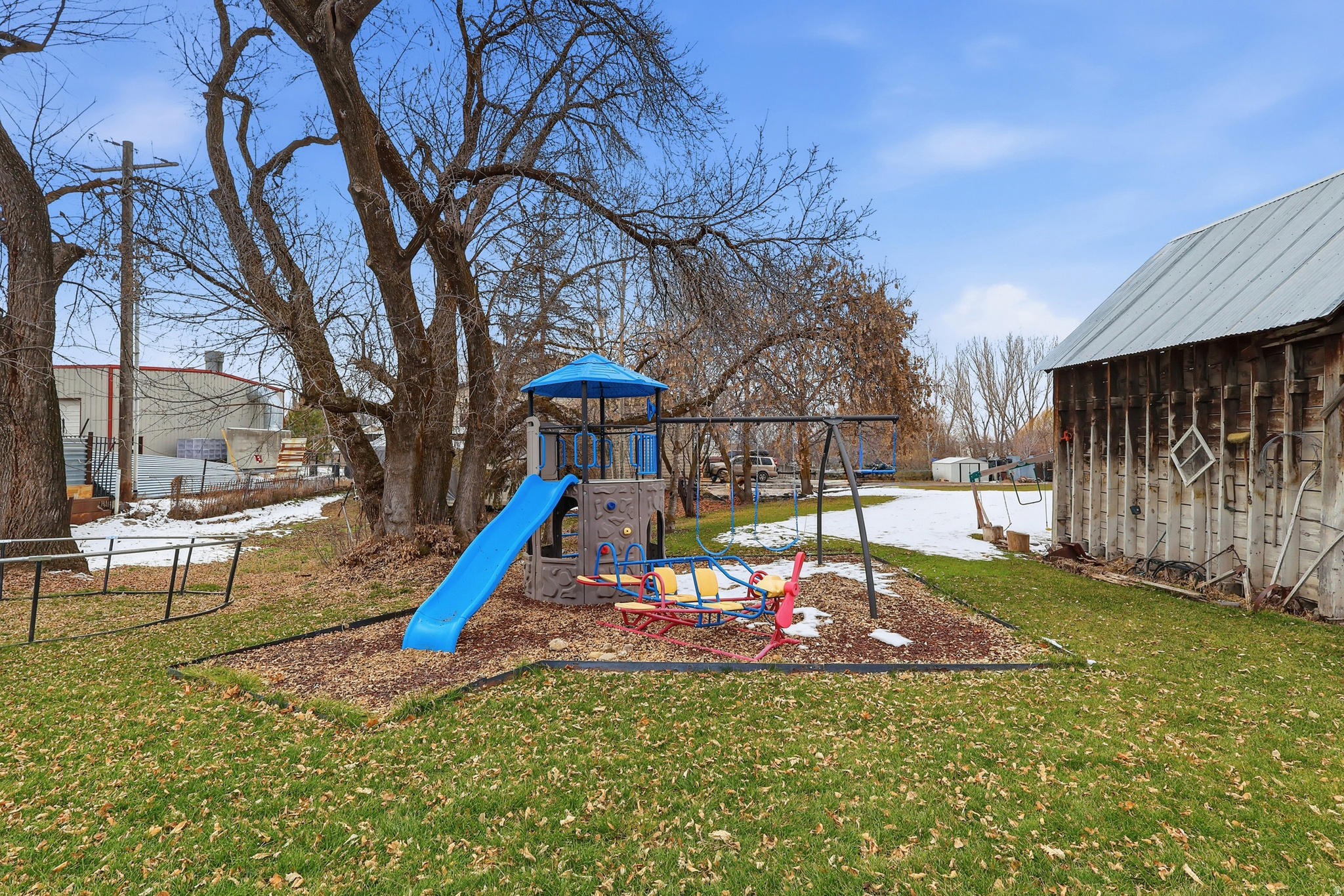 main property photo 35