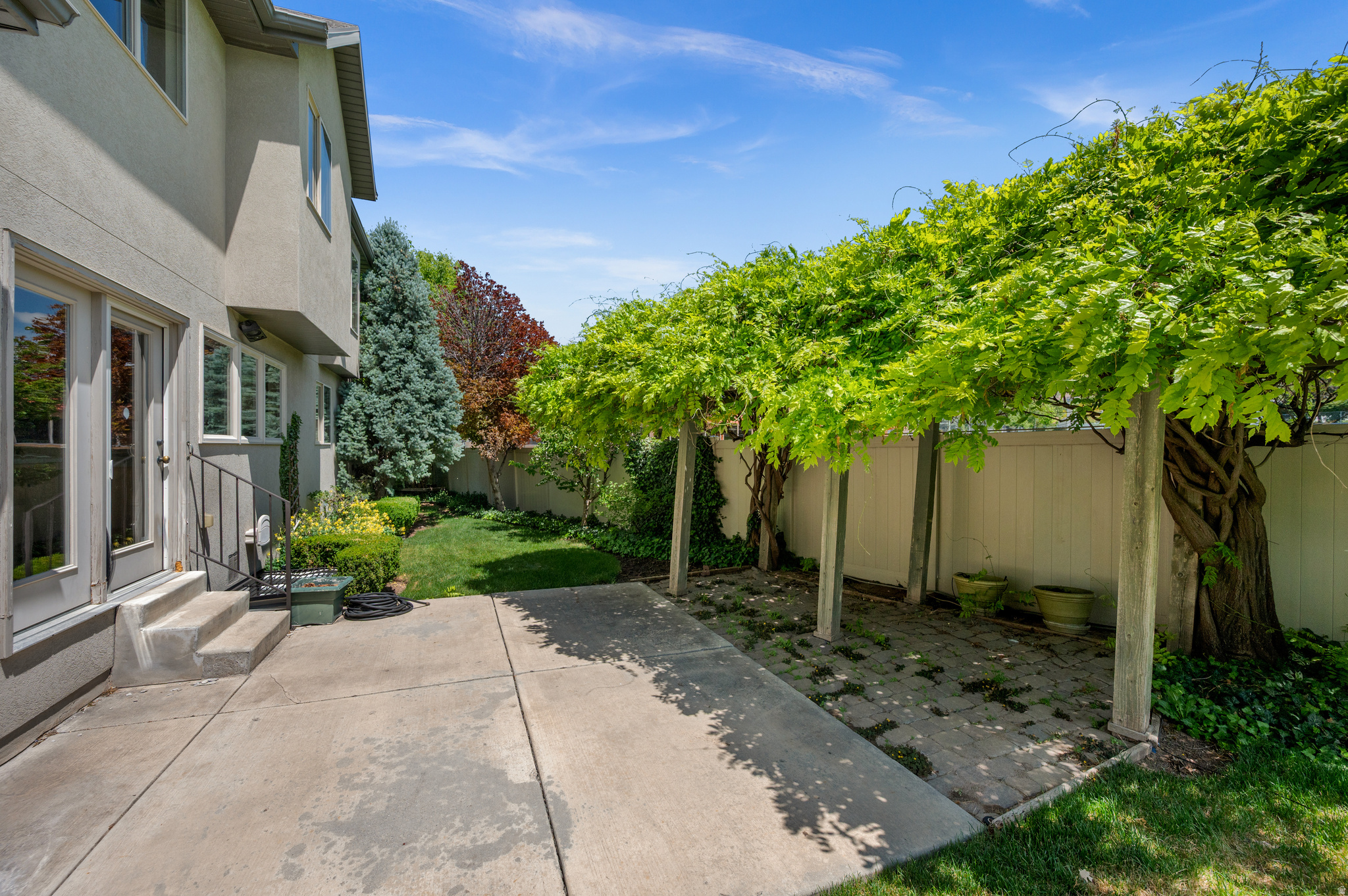 main property photo 40
