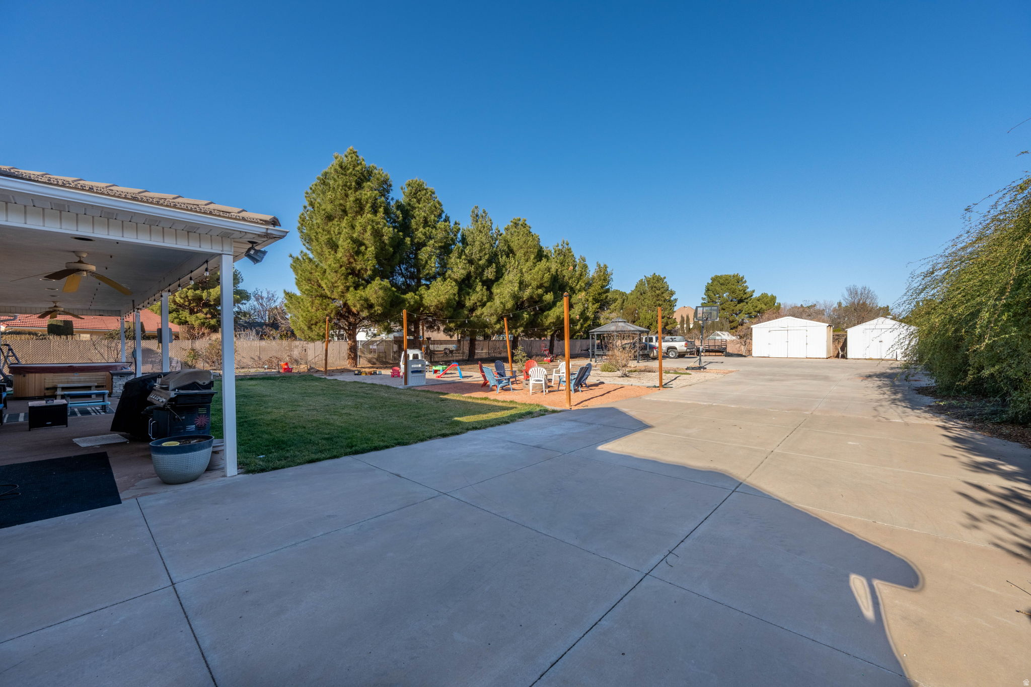 main property photo 34