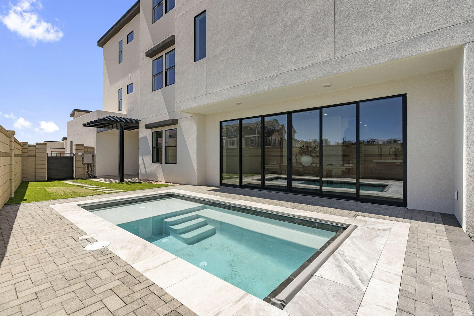 main property photo 45