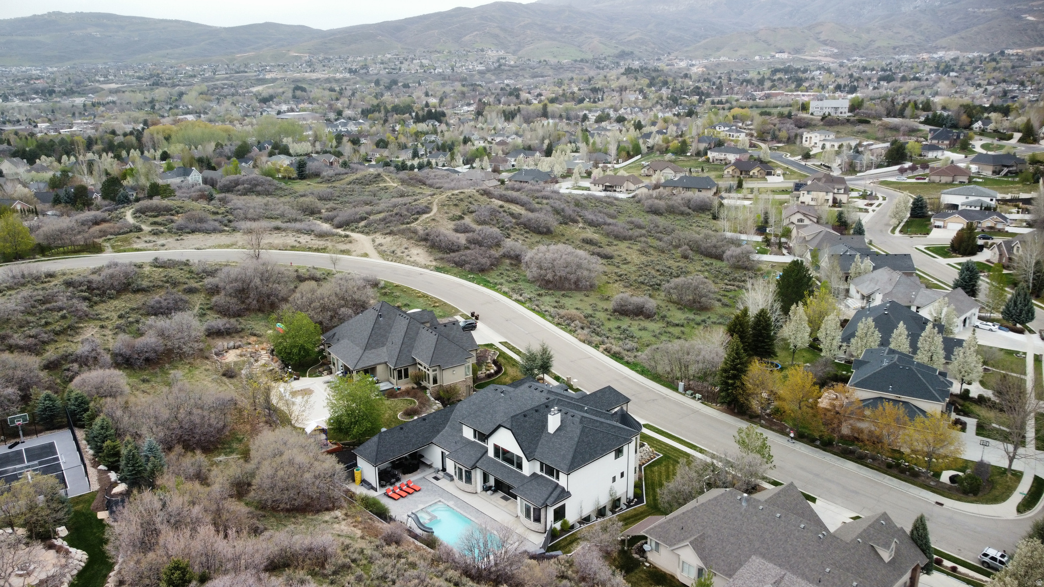 main property photo 24