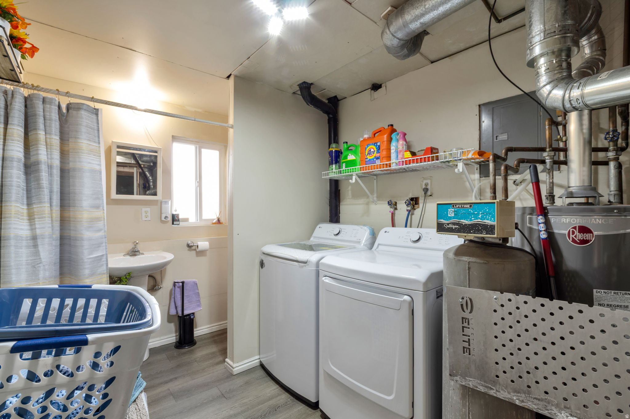 main property photo 13