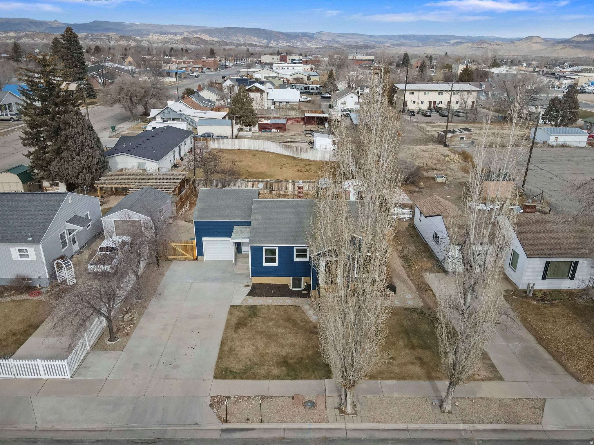 main property photo 31
