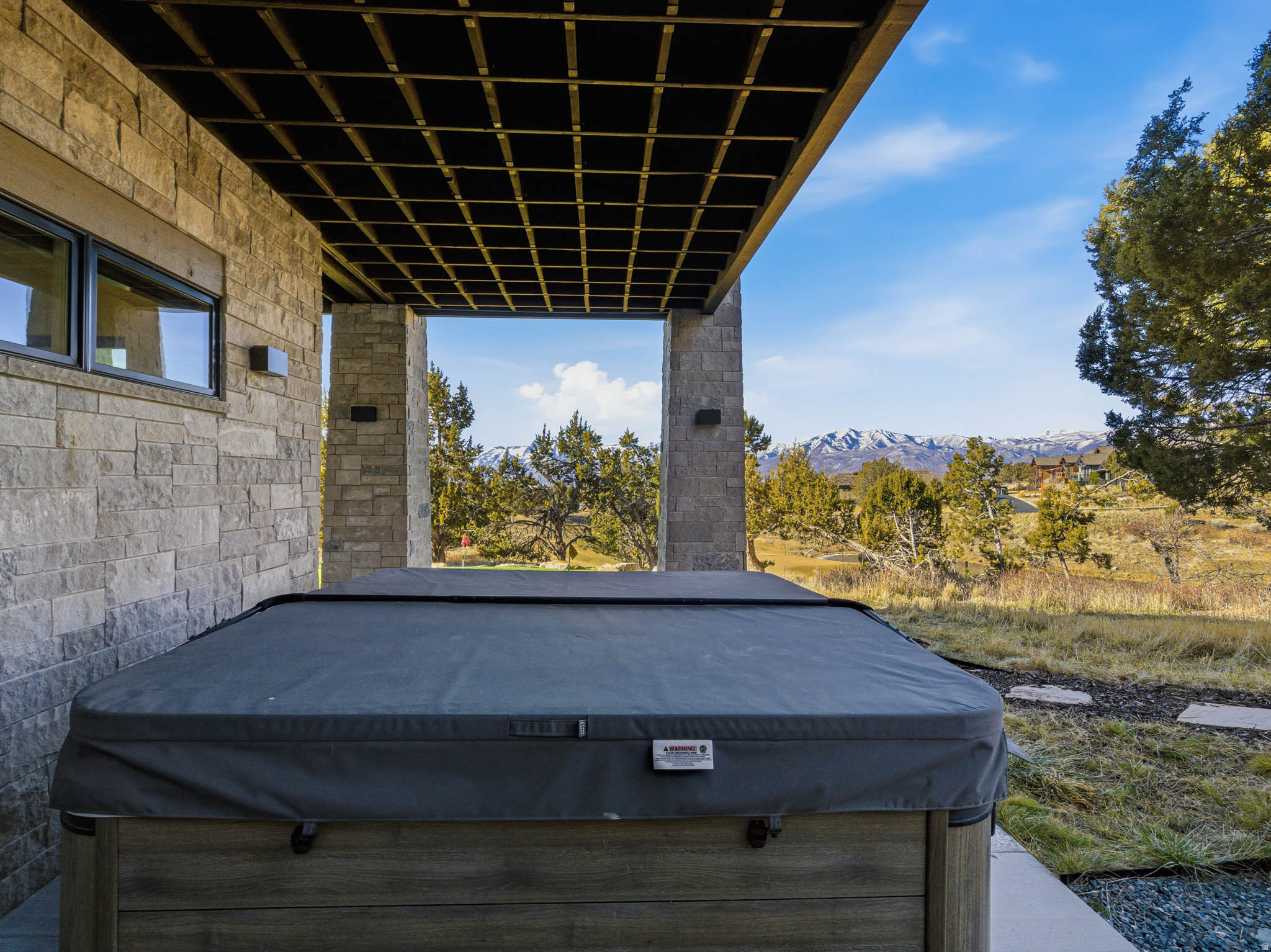 main property photo 28