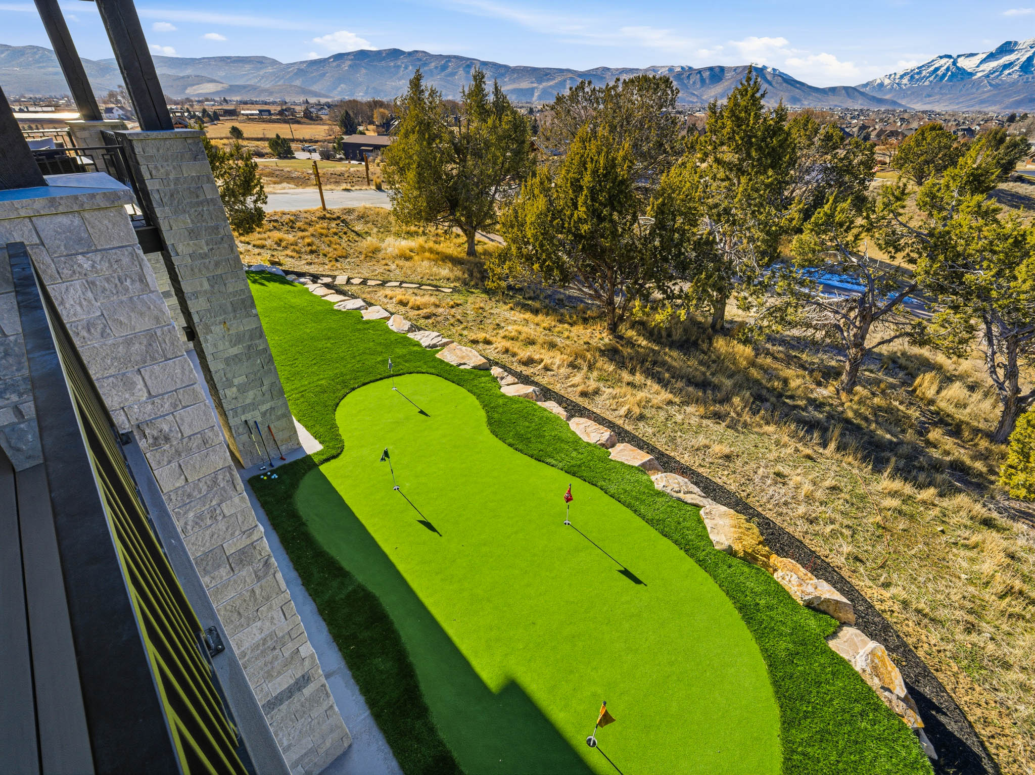 main property photo 32