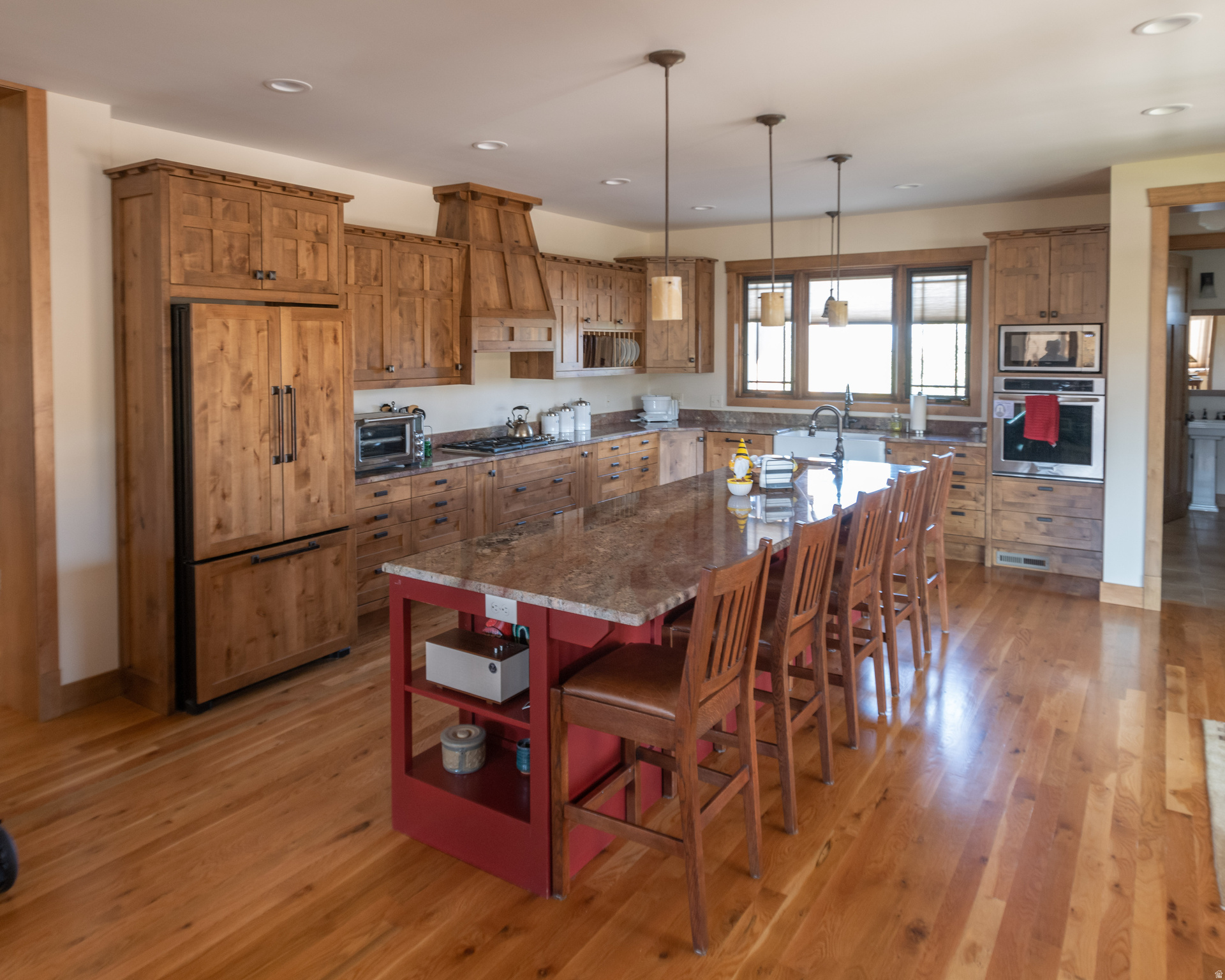 main property photo 7
