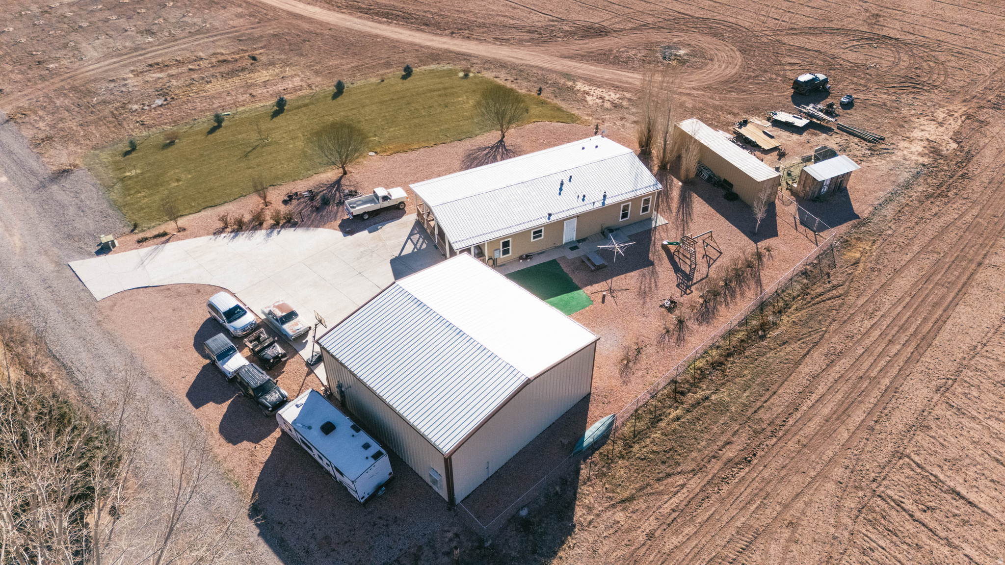 main property photo 6