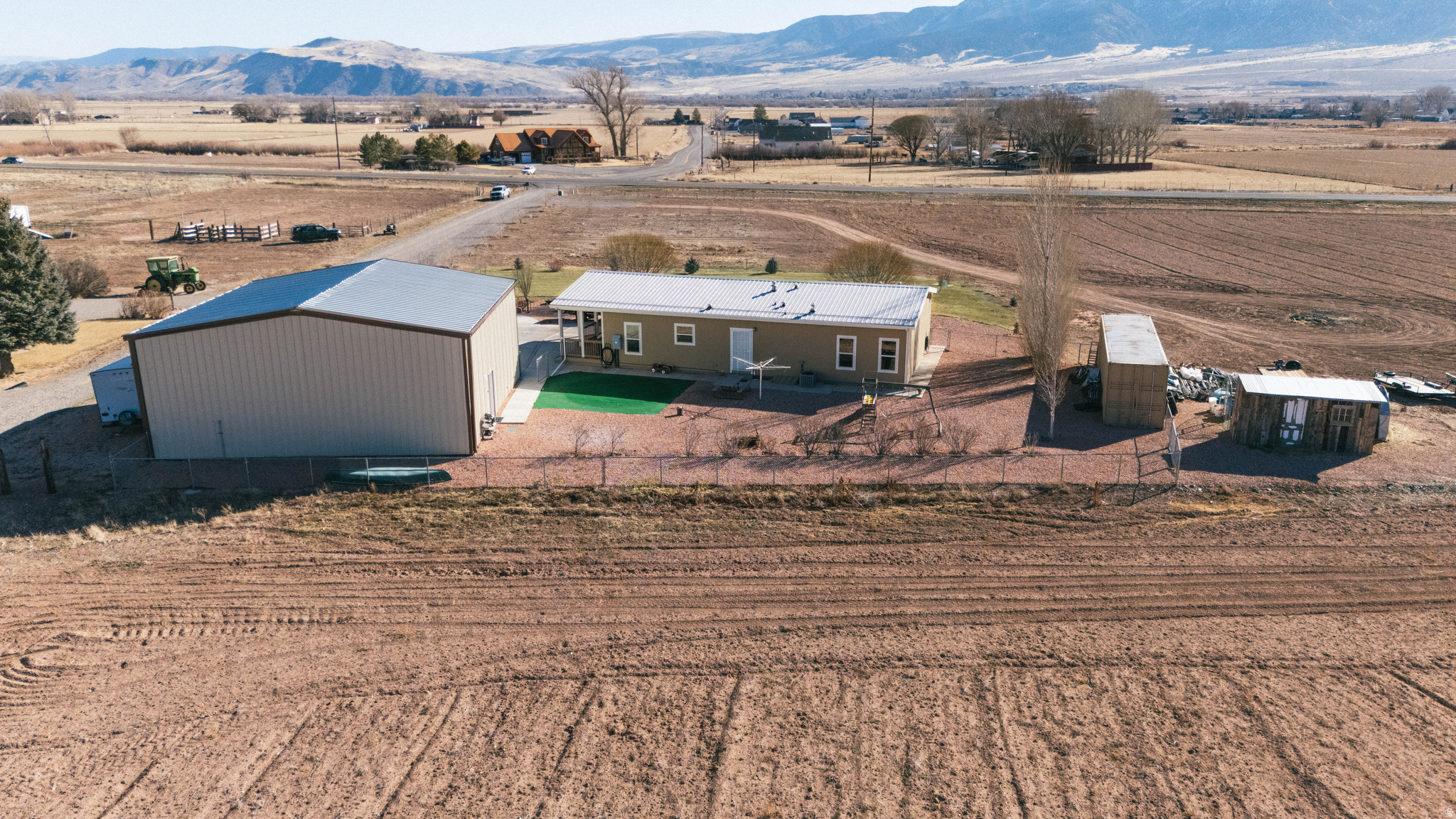 main property photo 7