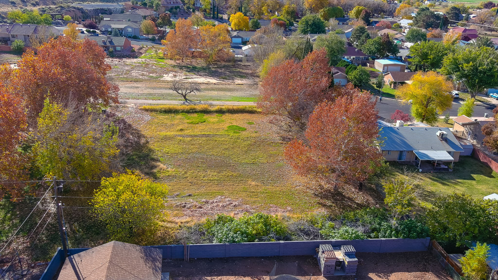main property photo 40