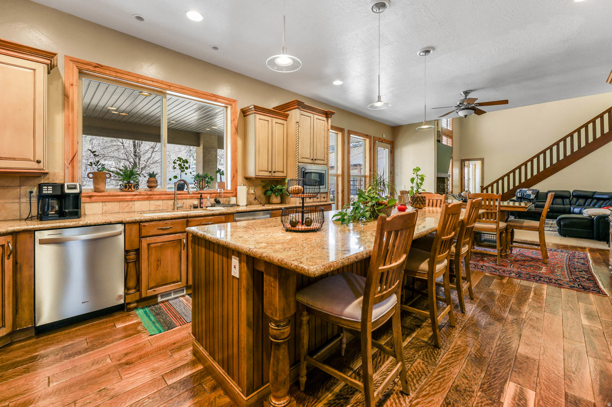 main property photo 12