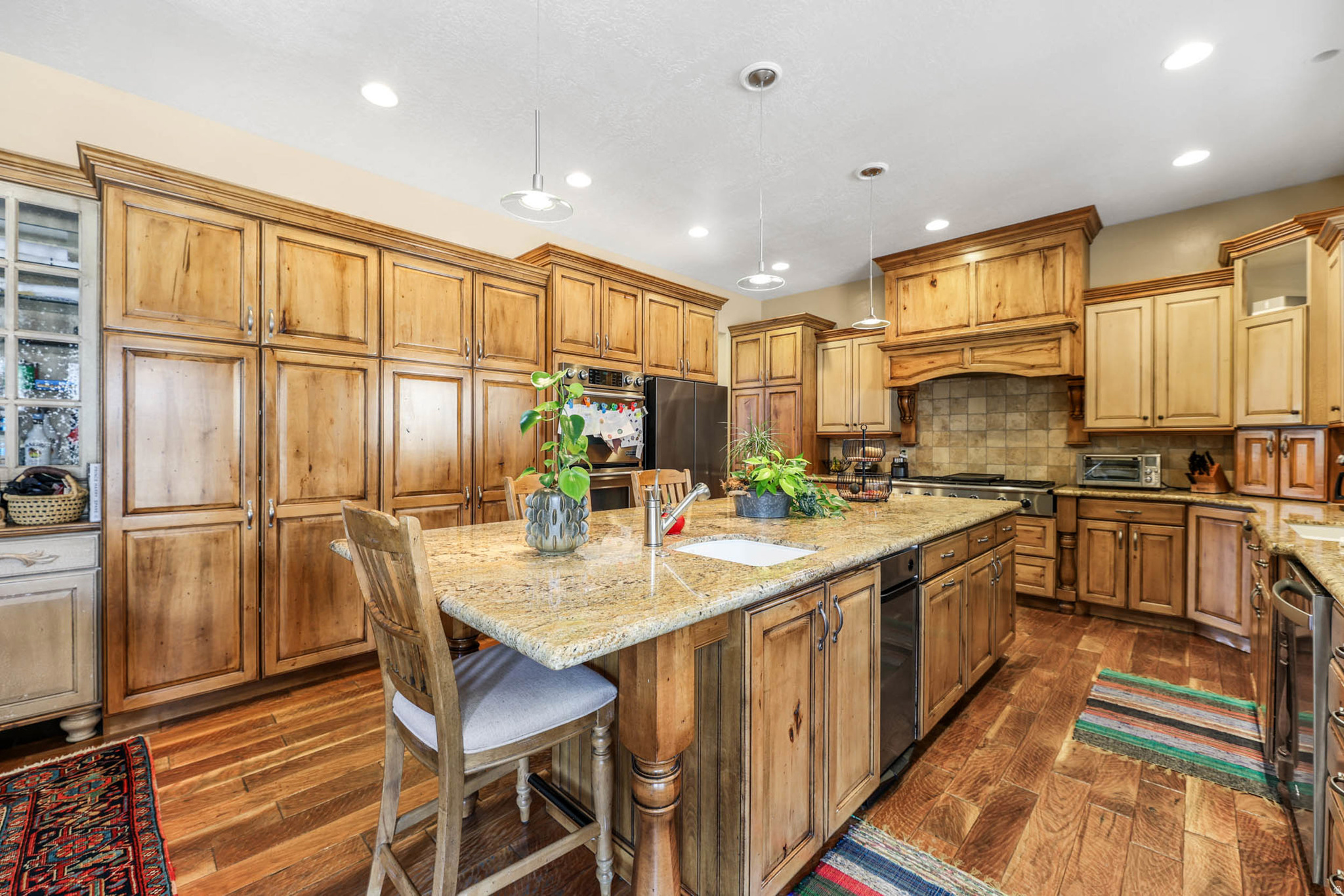 main property photo 9