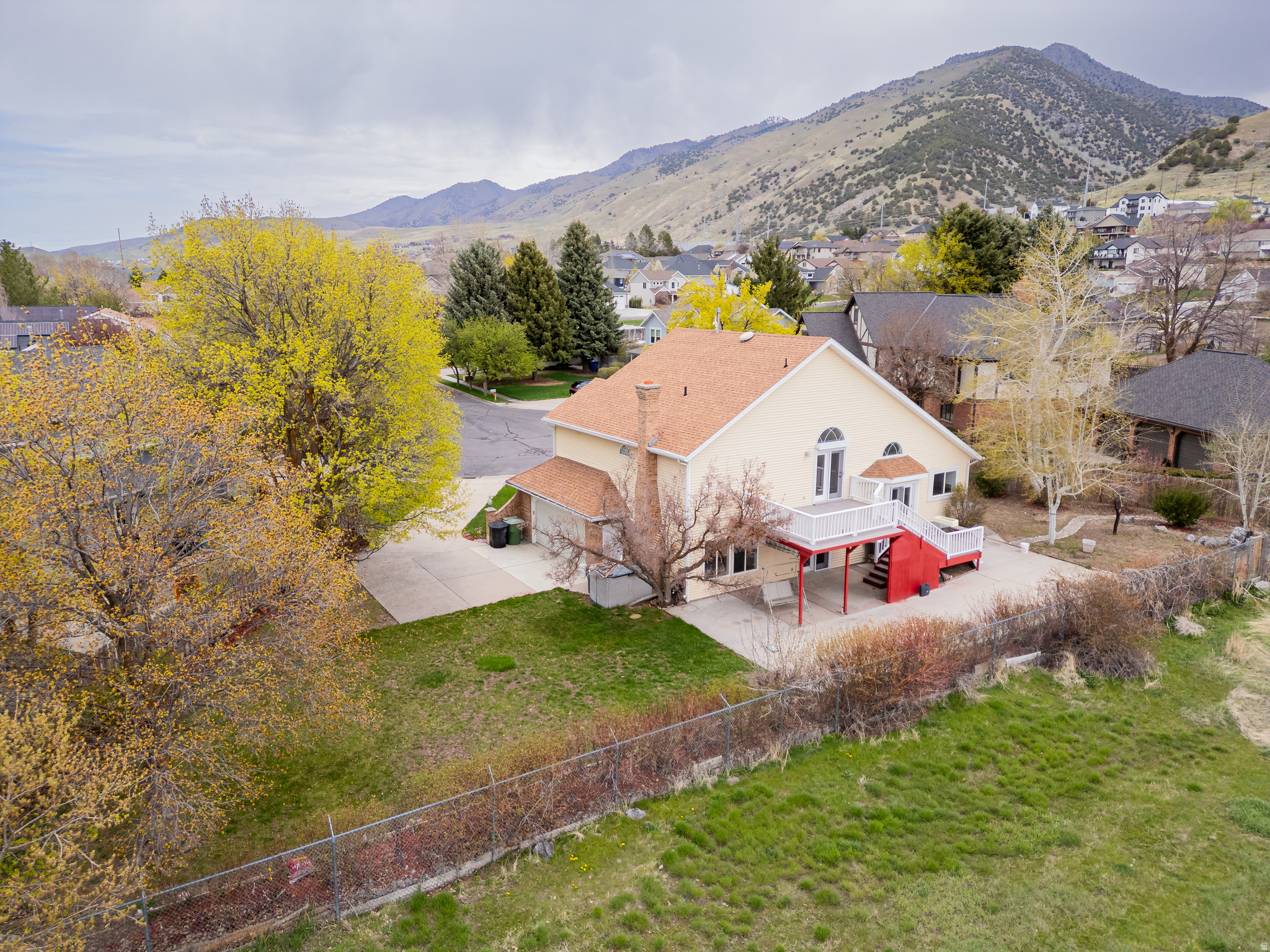 main property photo 32