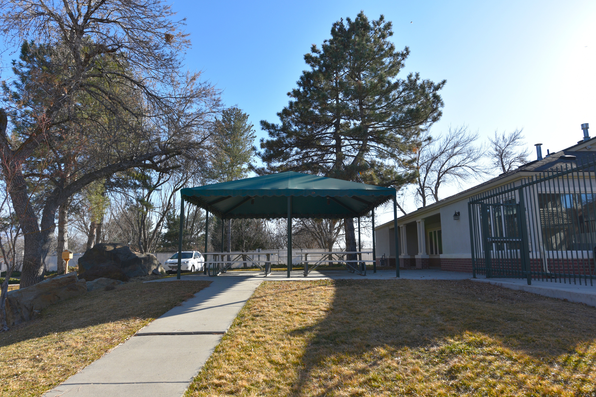 main property photo 22